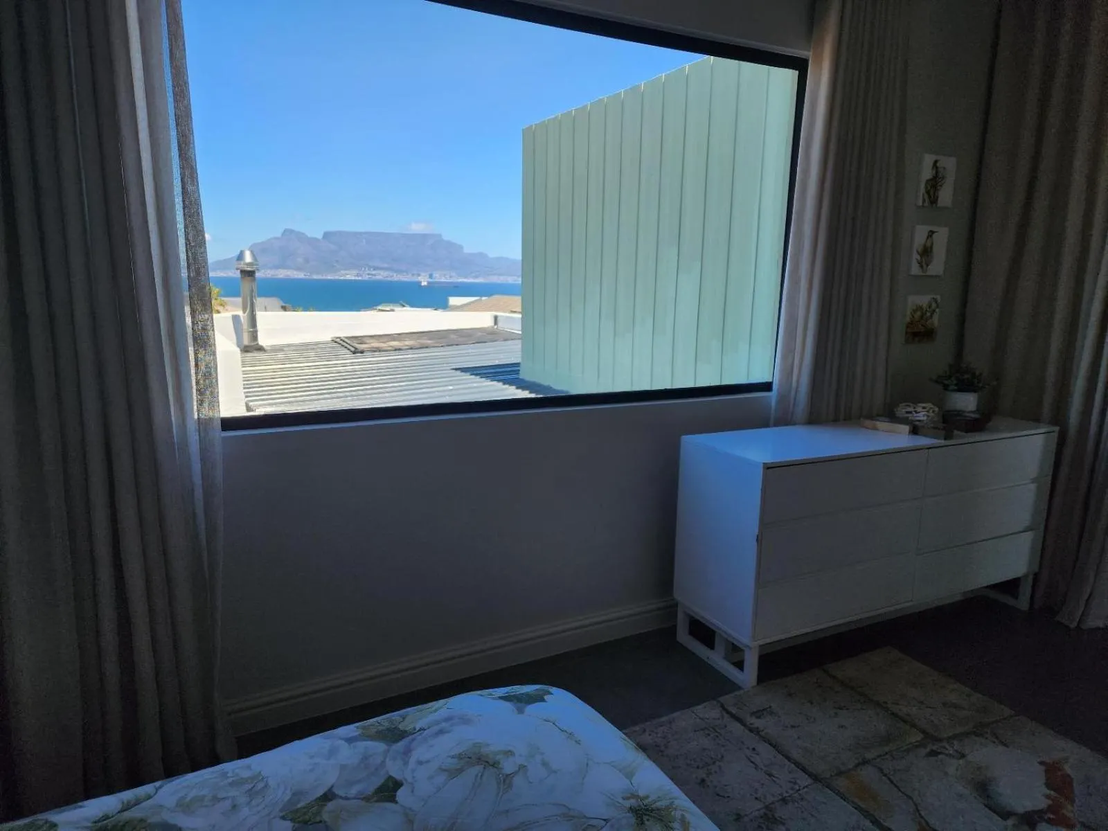 Mountain view in Thyme Spent Bloubergstrand