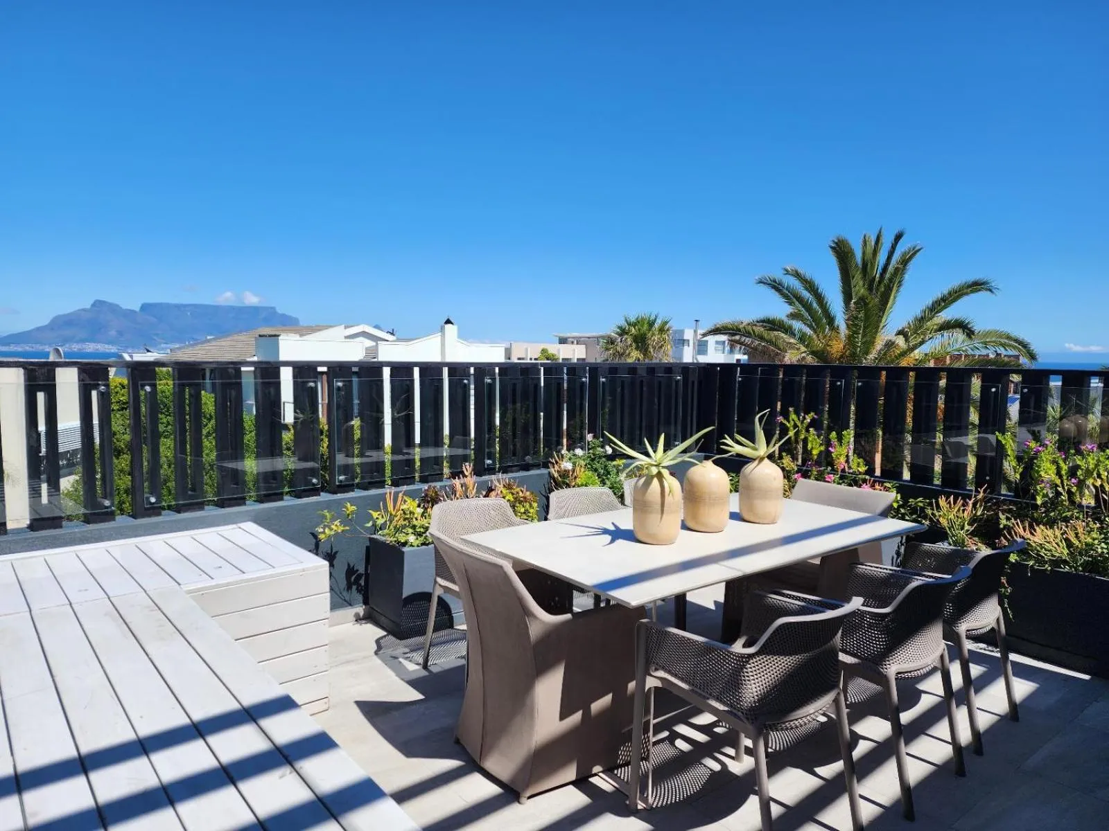Communal lounge/ TV room in Thyme Spent Bloubergstrand