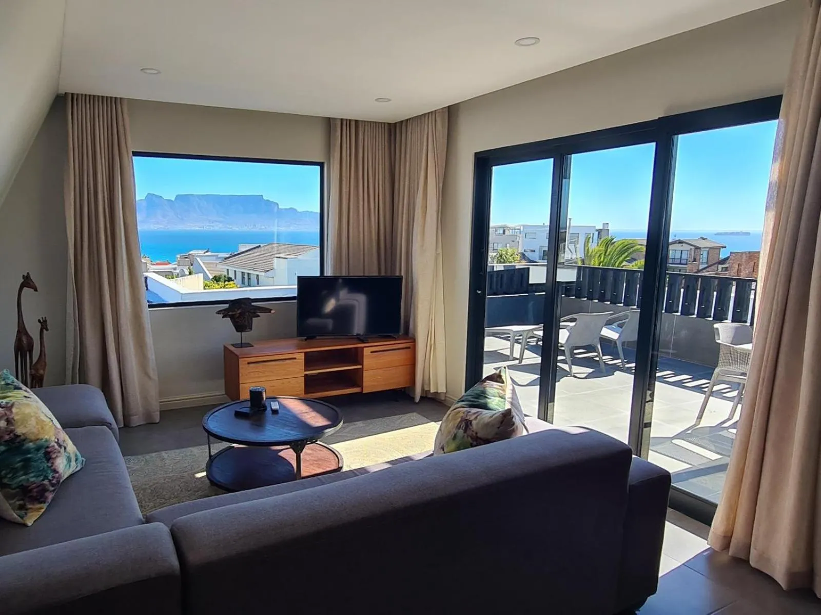 TV and multimedia in Thyme Spent Bloubergstrand