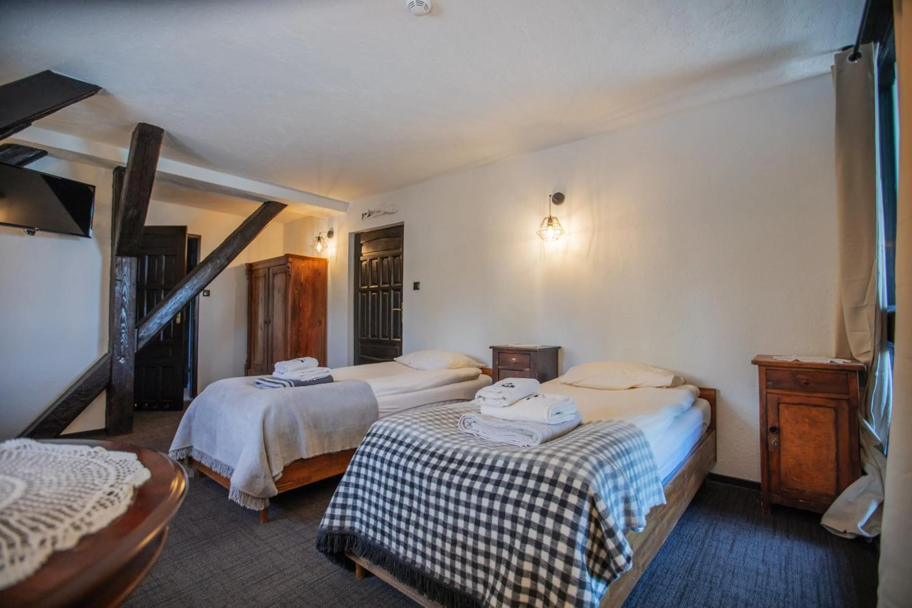 Photo of the whole room, Bed in Gospoda pod Czarnym Łabędziem