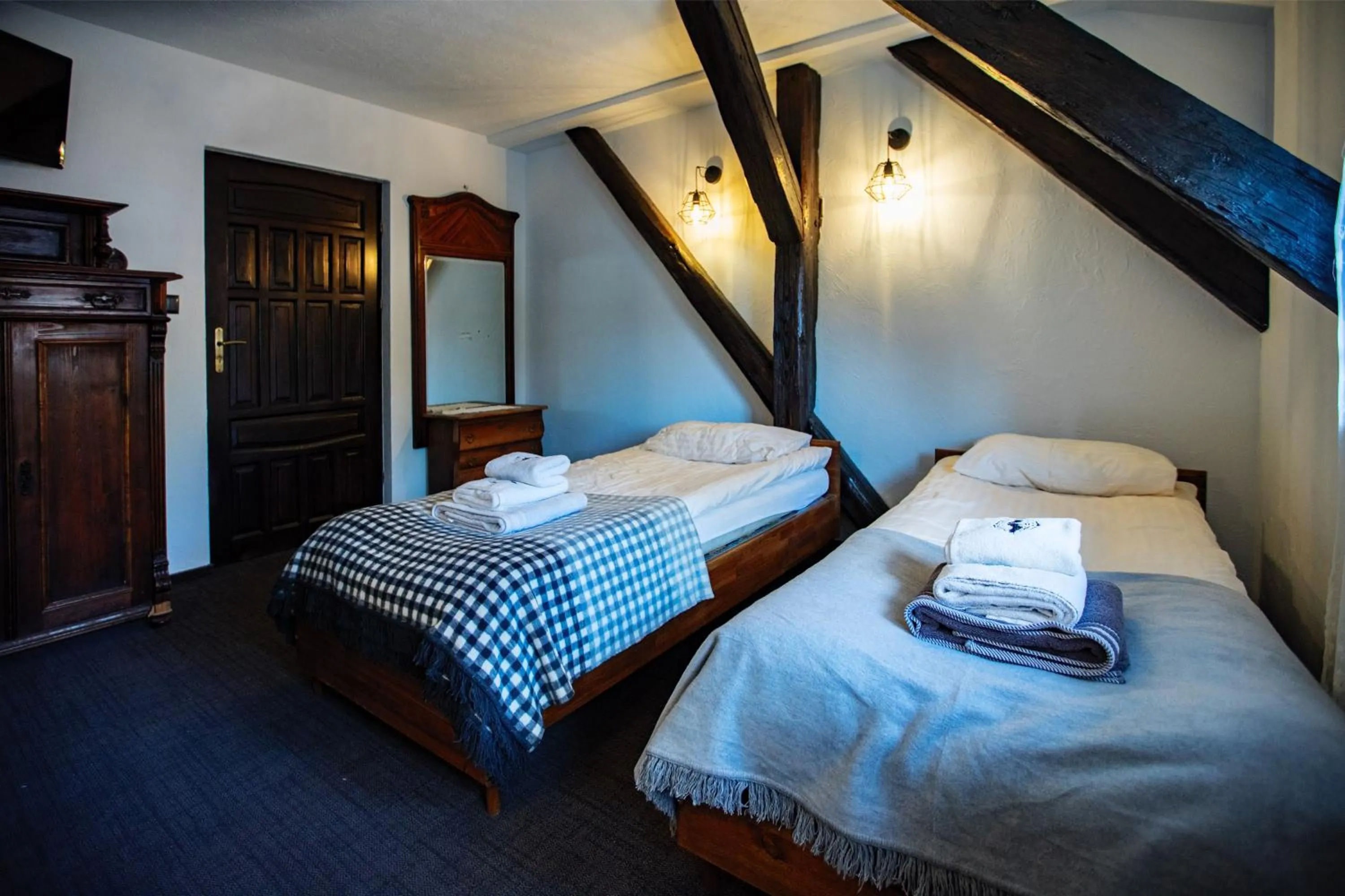Photo of the whole room, Bed in Gospoda pod Czarnym Łabędziem