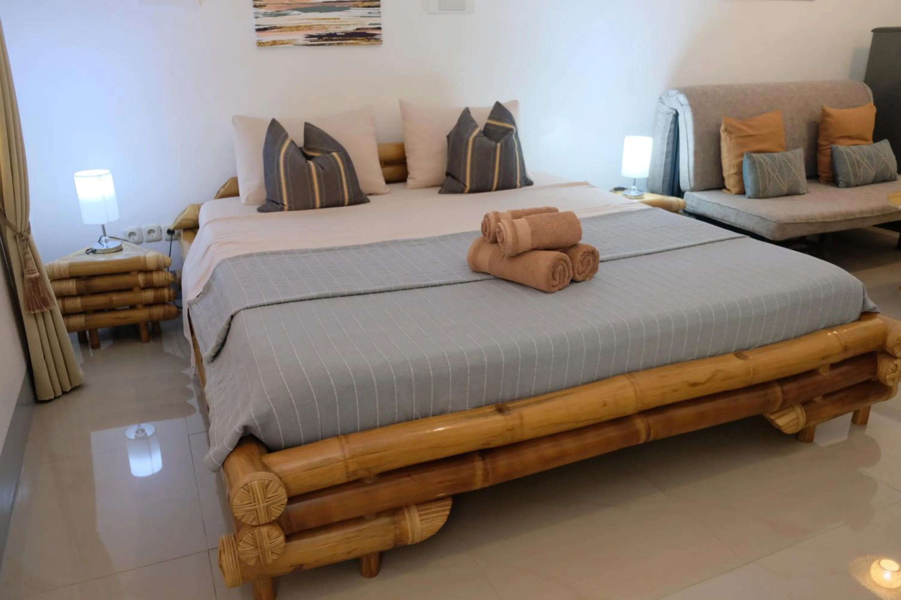 Bed in Skott's Comfy Lodge