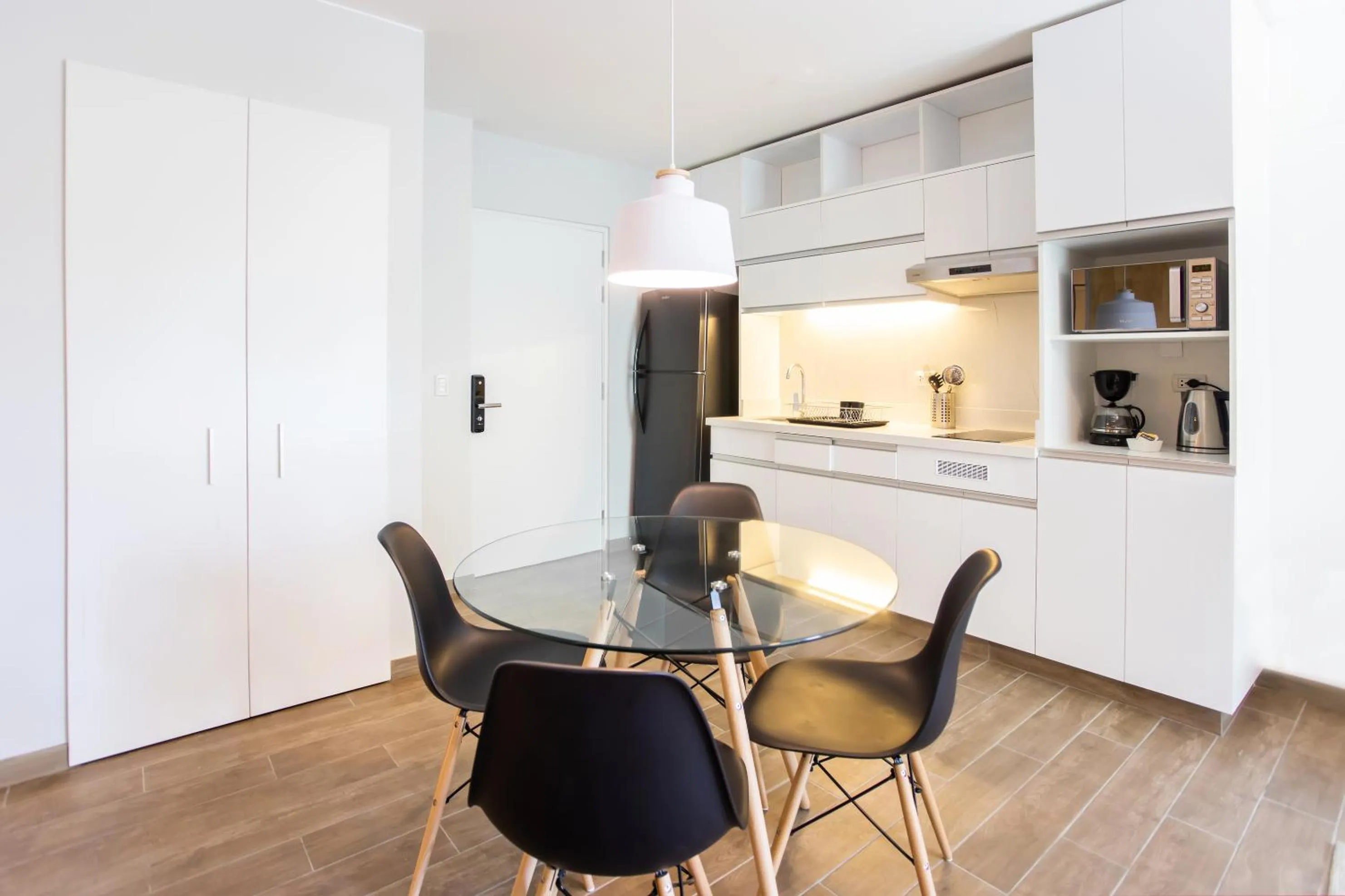 Dining area in Wynwood Berlin in Miraflores