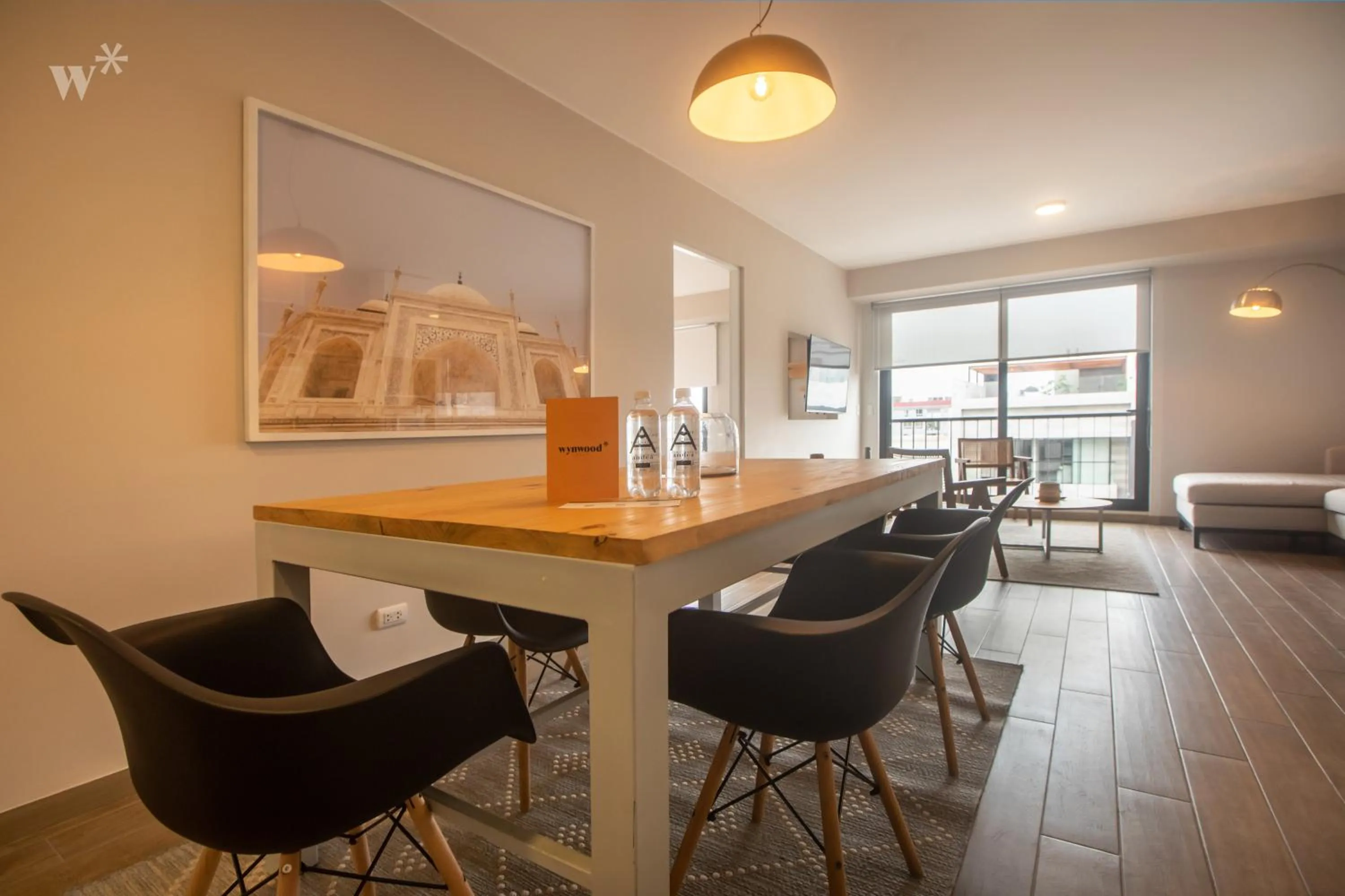 Dining area in Wynwood Berlin in Miraflores