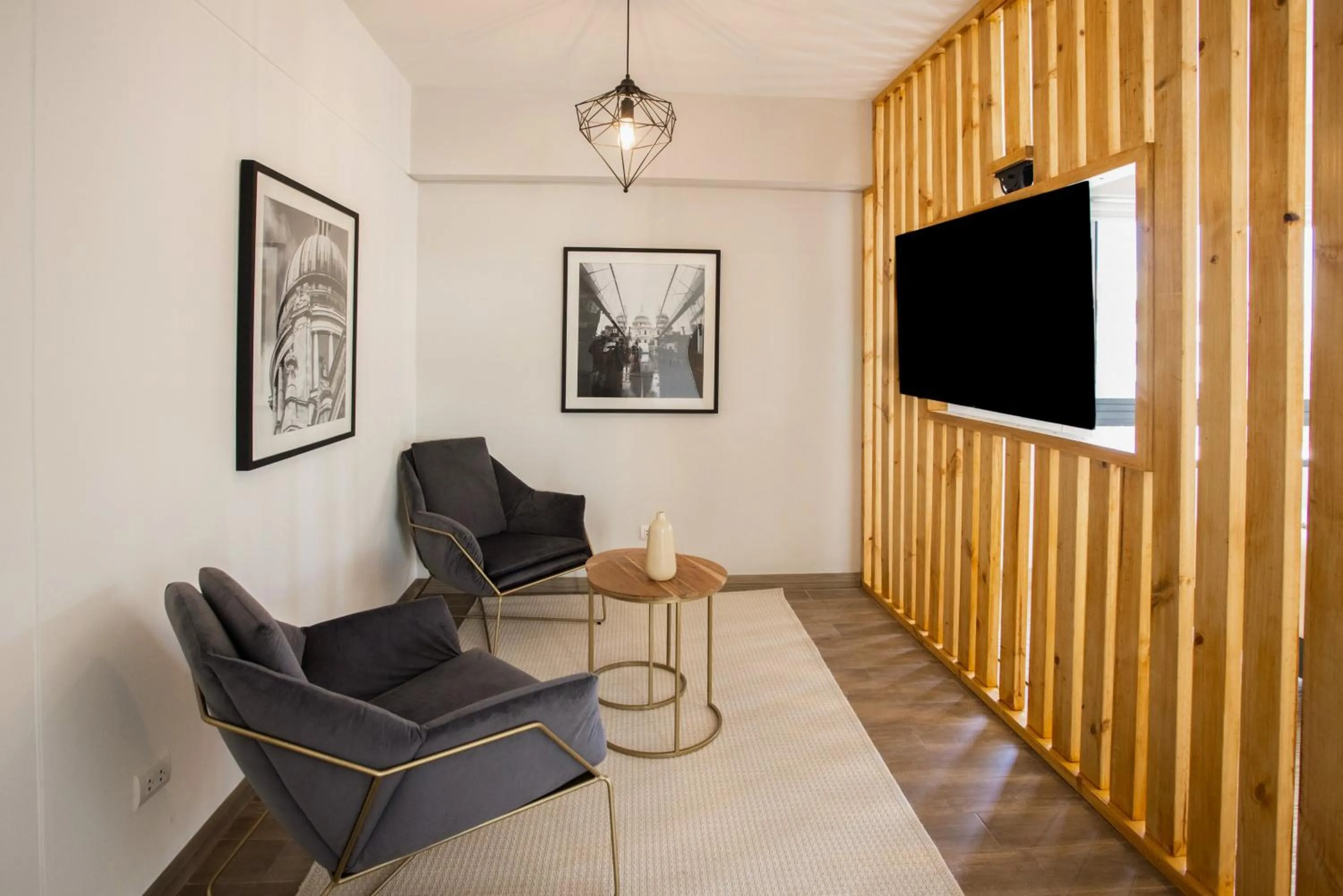 TV and multimedia in SoHo by Wynwood House