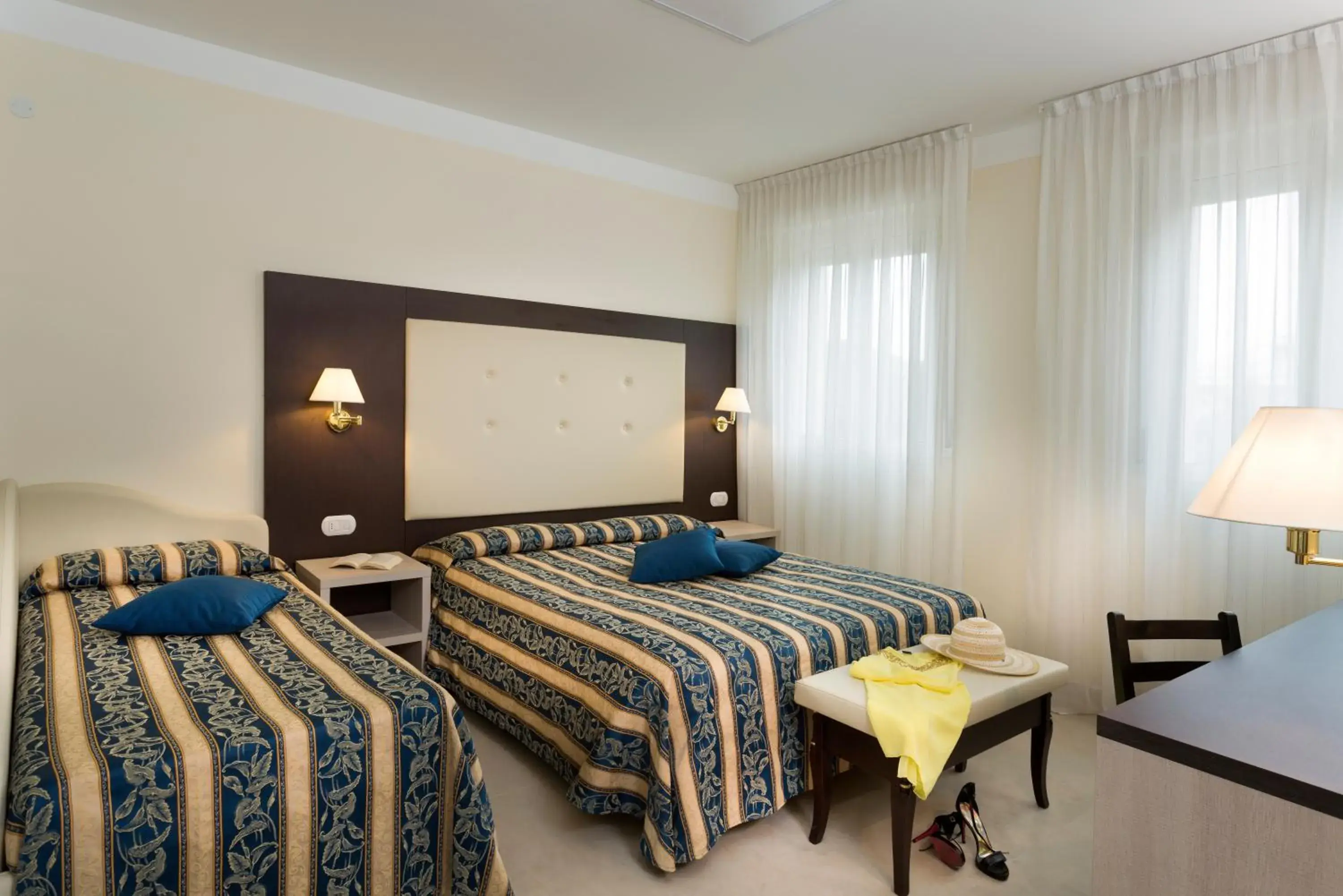 Photo of the whole room, Bed in Hotel Milano Helvetia - in centro con piscina Photo of the whole room, Bed in Hotel Milano Helvetia - in centro con piscina