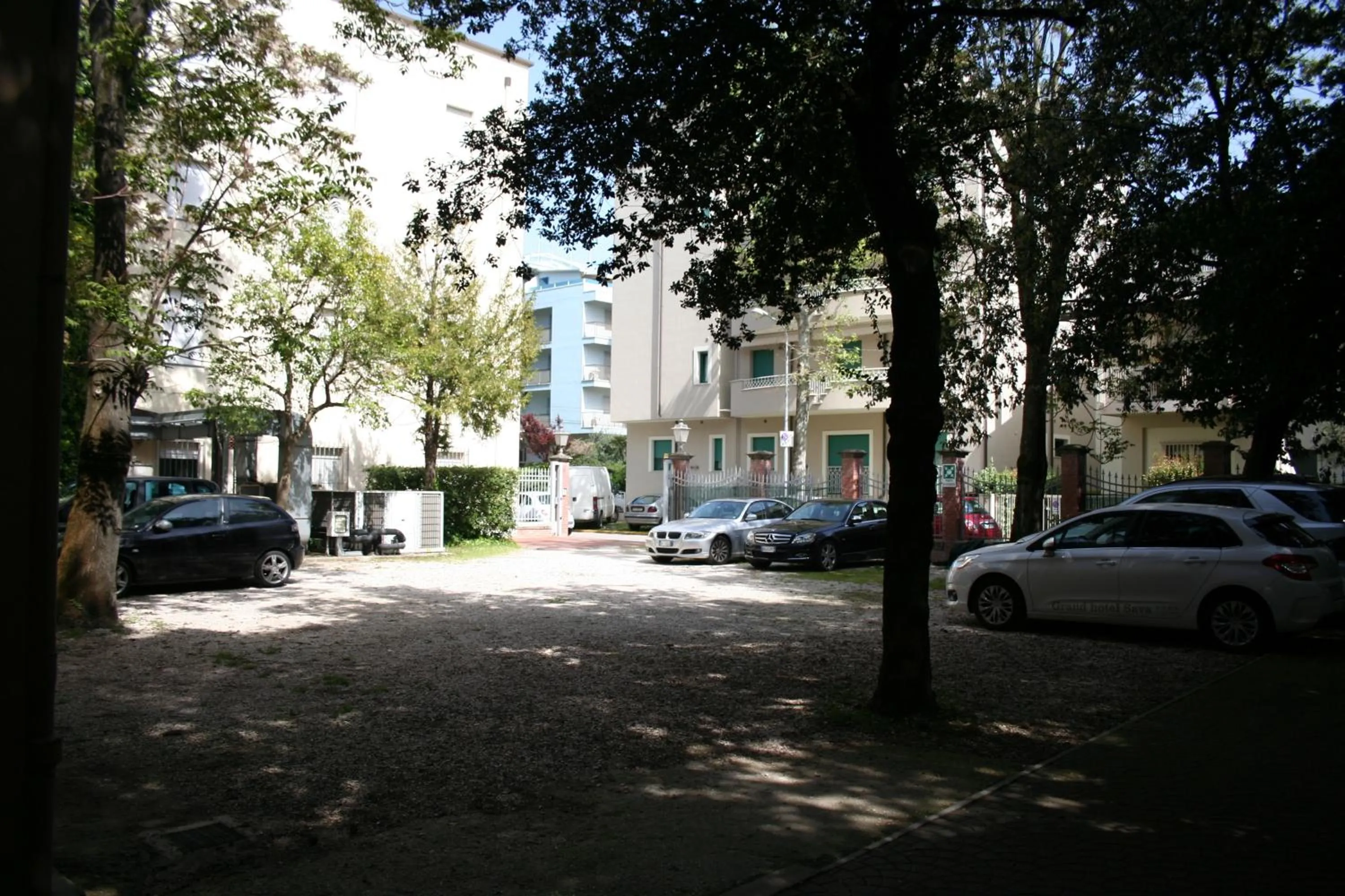 Garden in Hotel Milano Helvetia - in centro con piscina