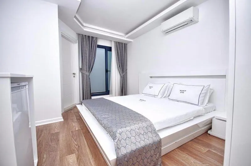 Photo of the whole room, Bed in Urla Marin otel
