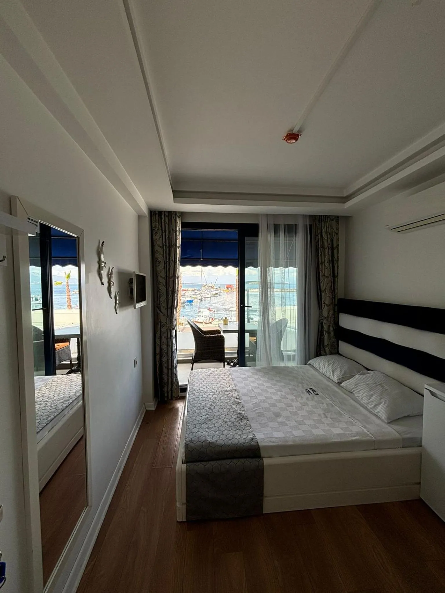 Bed in Urla Marin otel