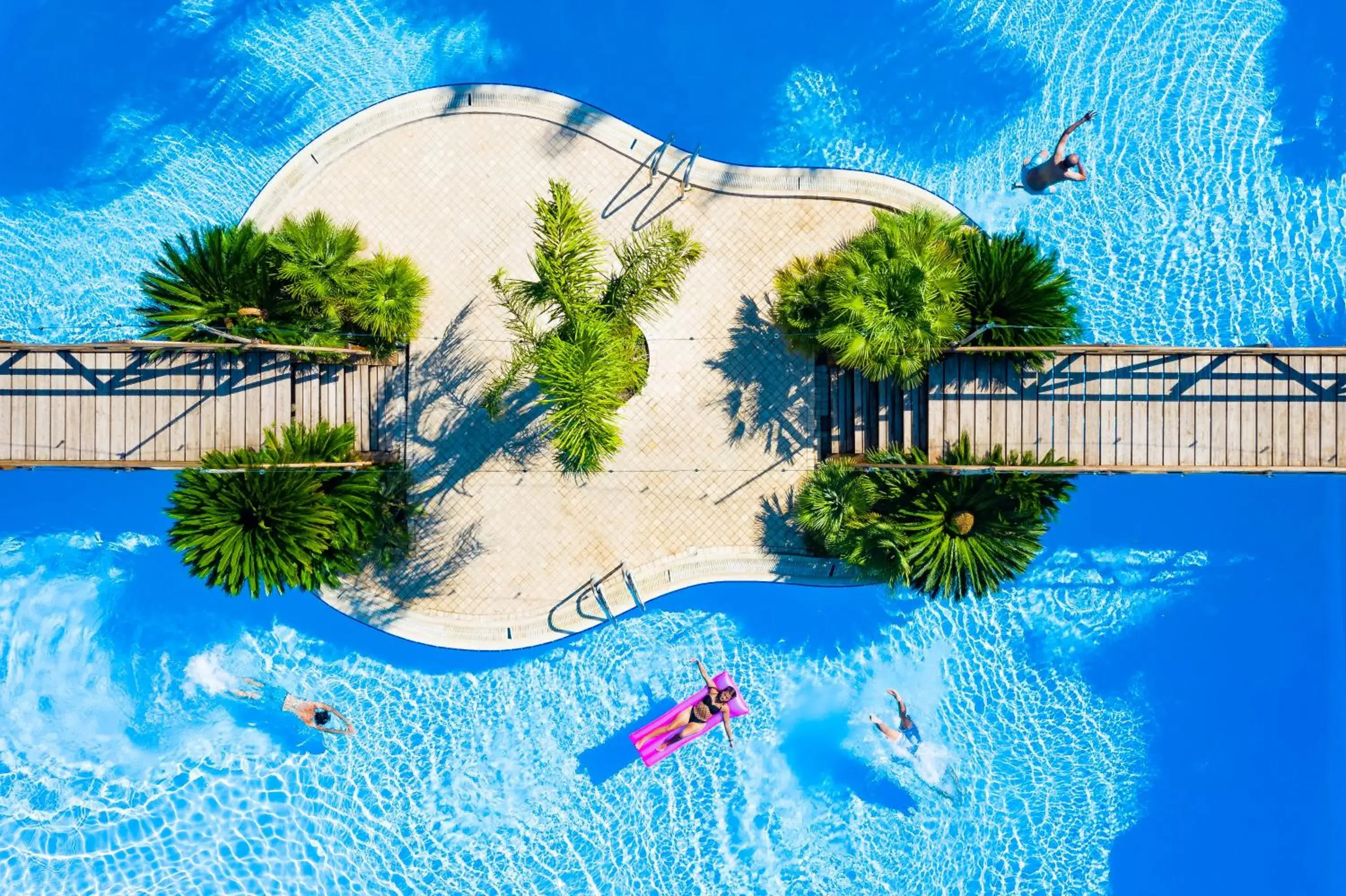 Swimming pool in Oleandri Resort Paestum Swimming pool in Oleandri Resort Paestum