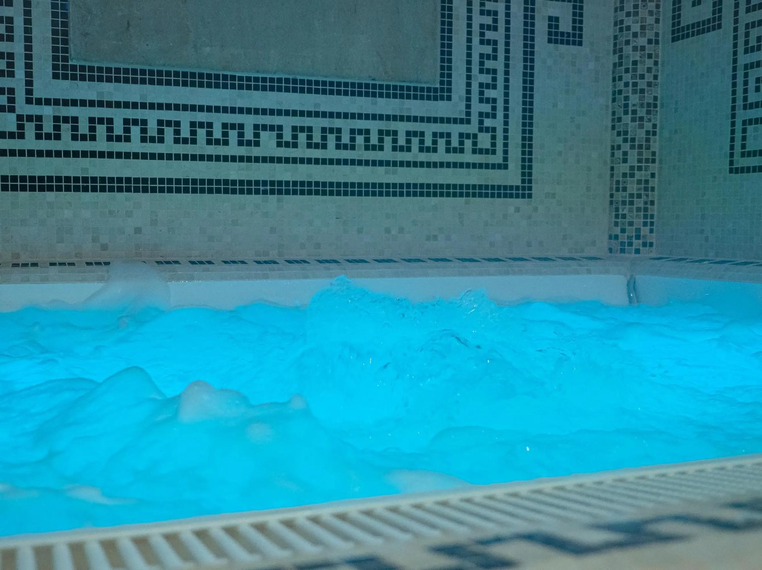 Hot Tub in Villa Libosad