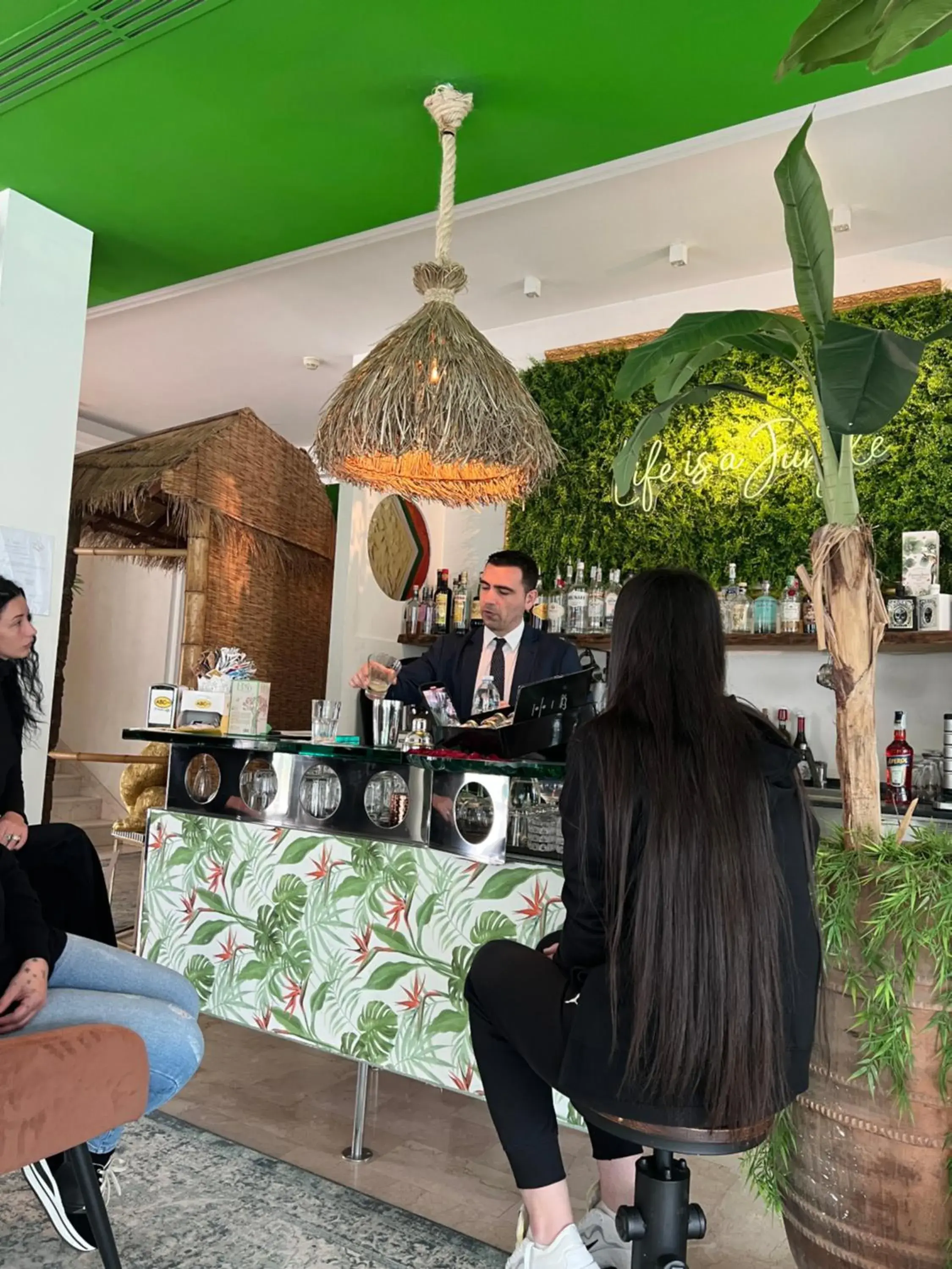 Lounge or bar in Hotel Montecarlo - Vista Mare con Area Fitness Lounge or bar in Hotel Montecarlo - Vista Mare con Area Fitness