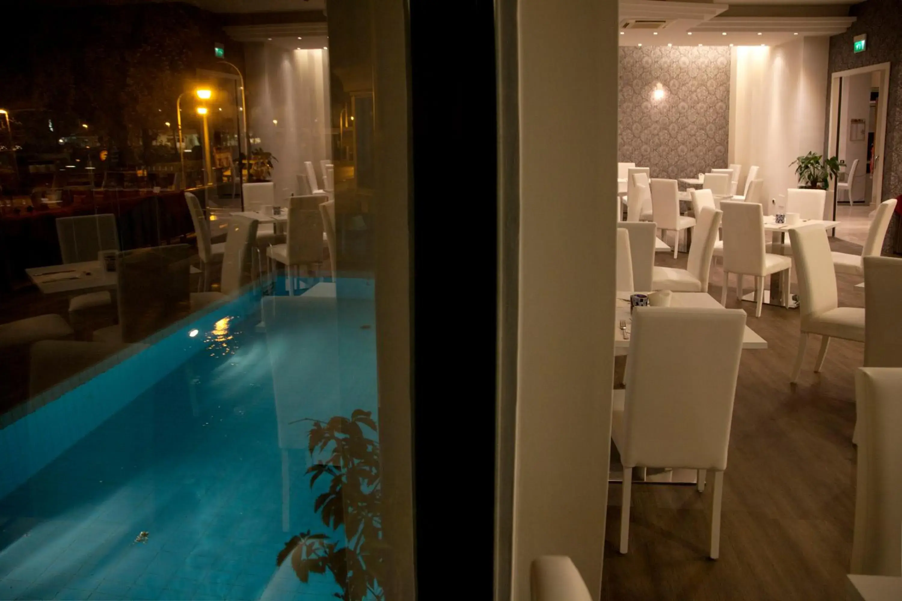 Pool view in Hotel Montecarlo - Vista Mare con Area Fitness Pool view in Hotel Montecarlo - Vista Mare con Area Fitness