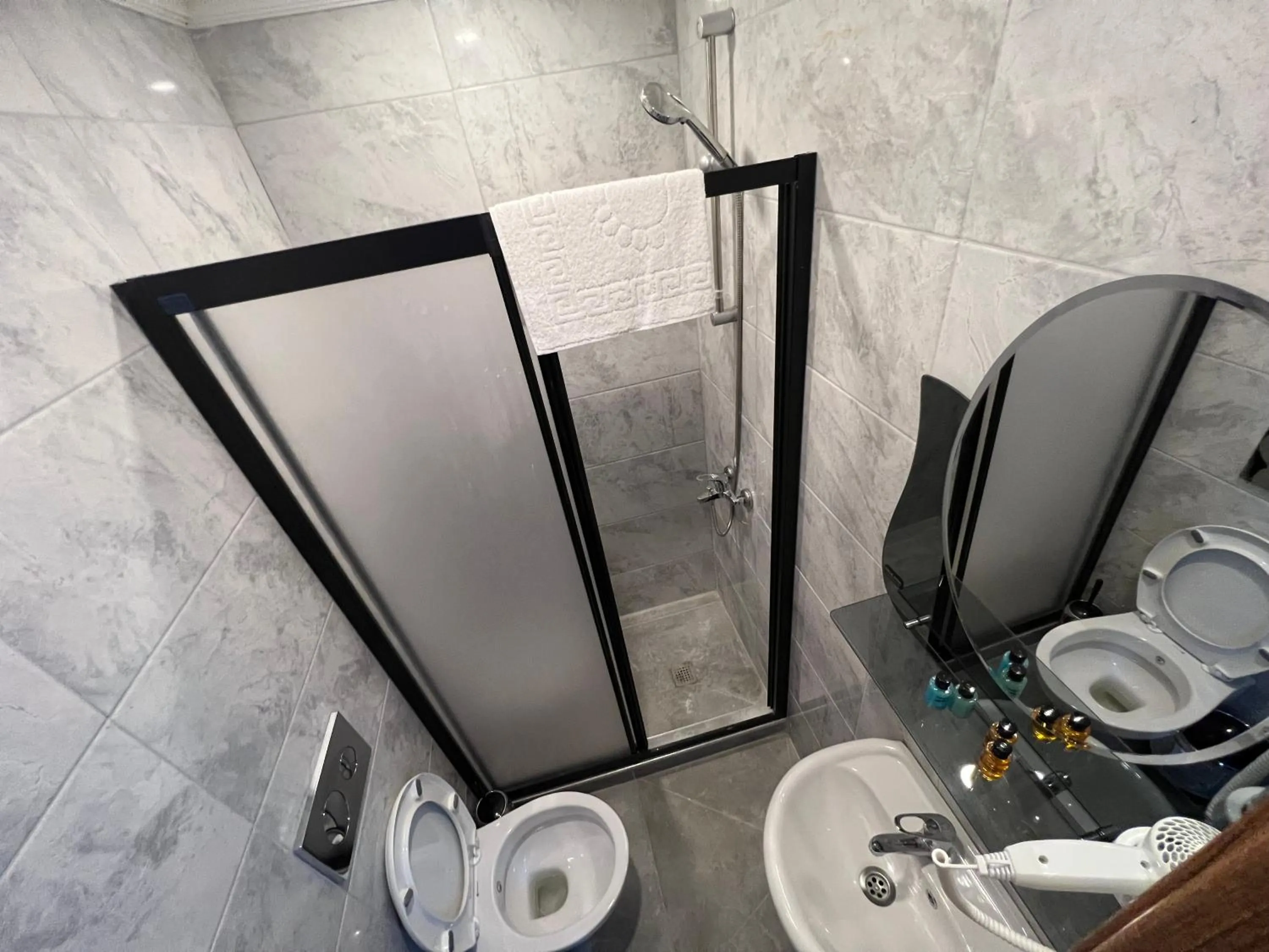 Bathroom in Hotel Arinna