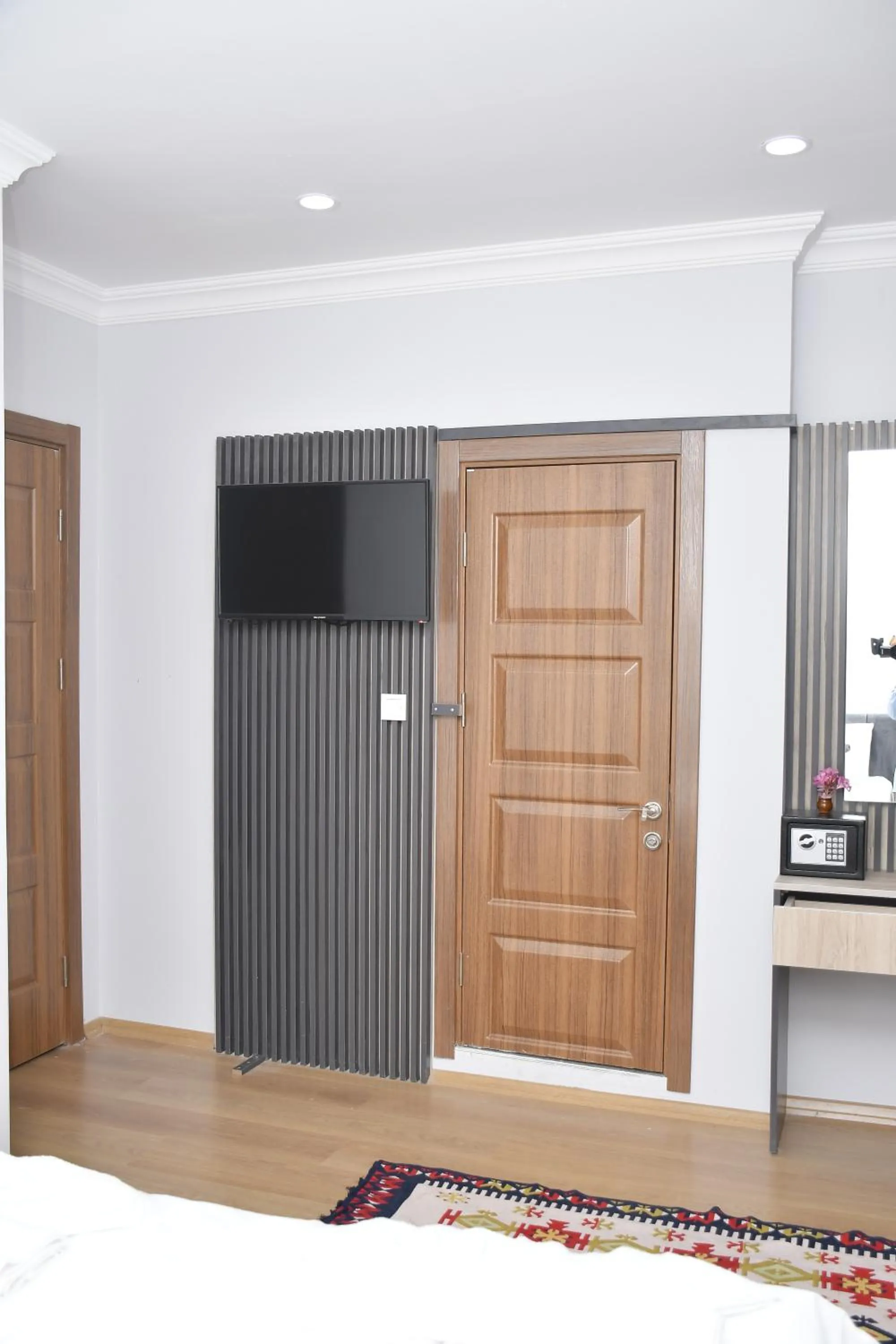 Communal lounge/ TV room in Hotel Arinna