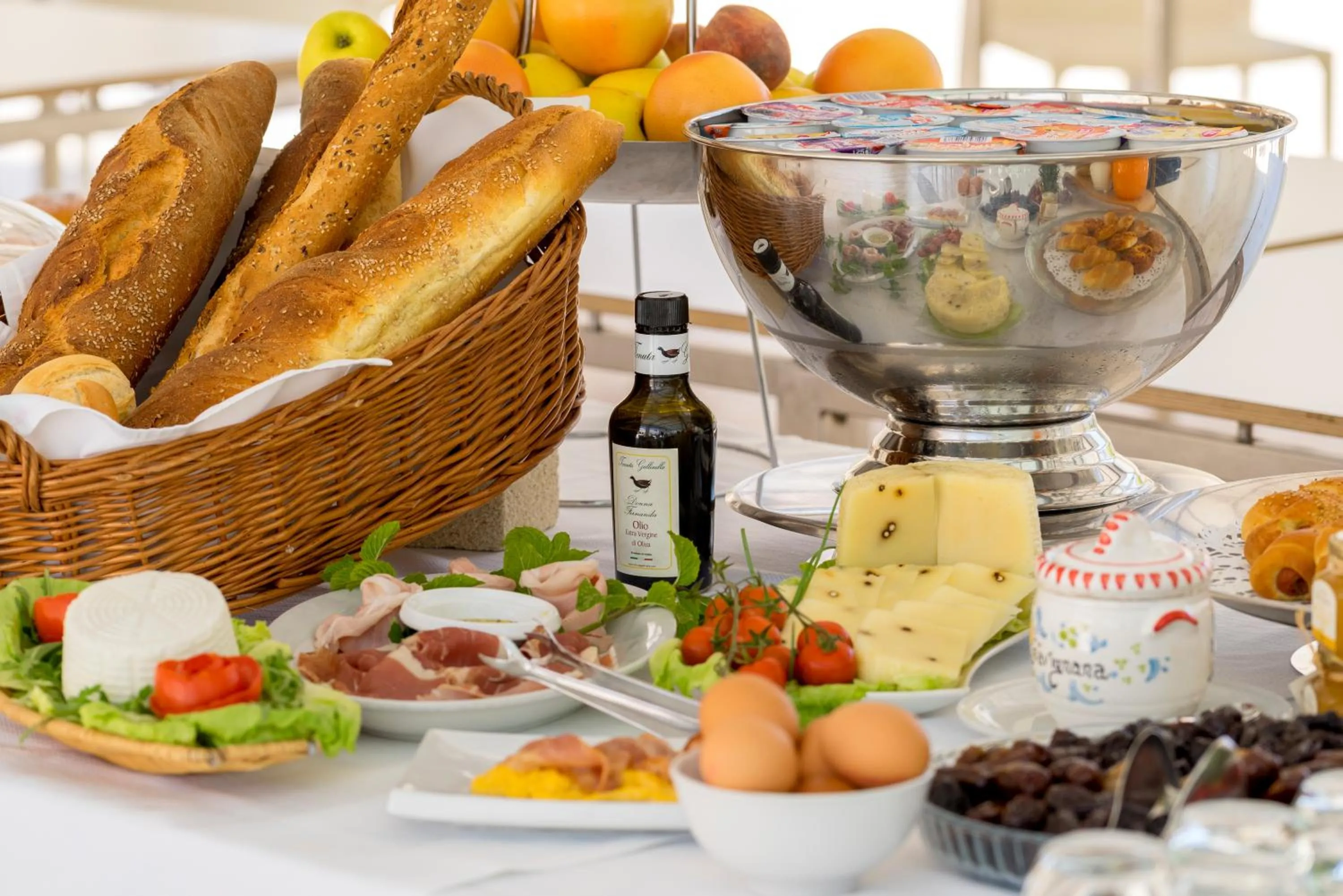 Meals in Cave Bianche Hotel