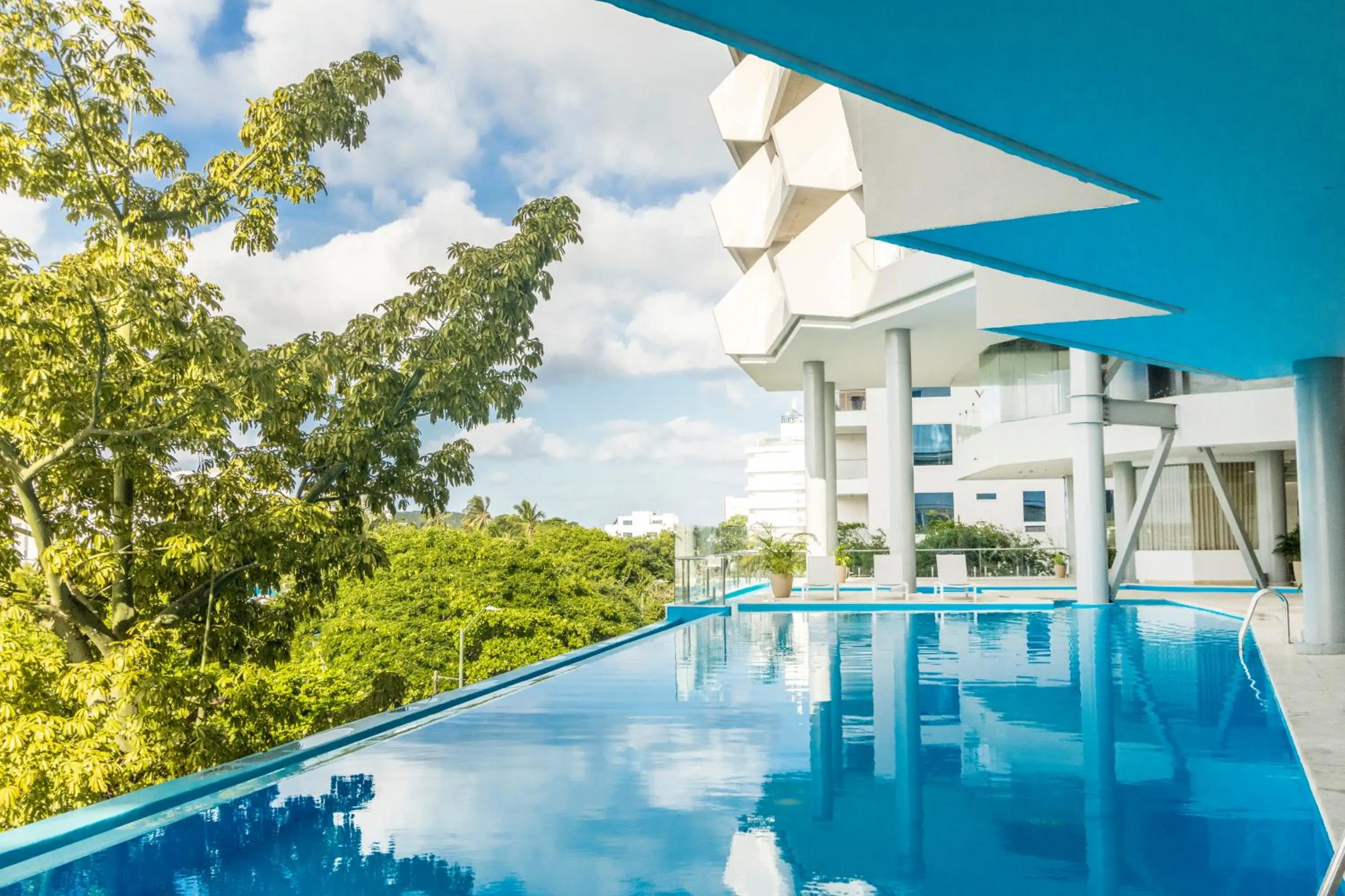 Swimming pool in Grand Sirenis San Andres