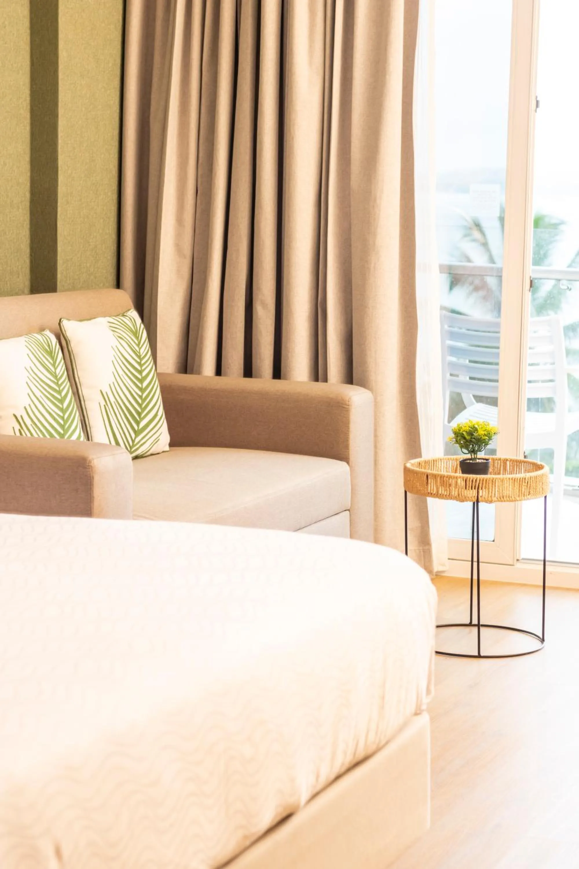 Sea view, Bed in Grand Sirenis San Andres