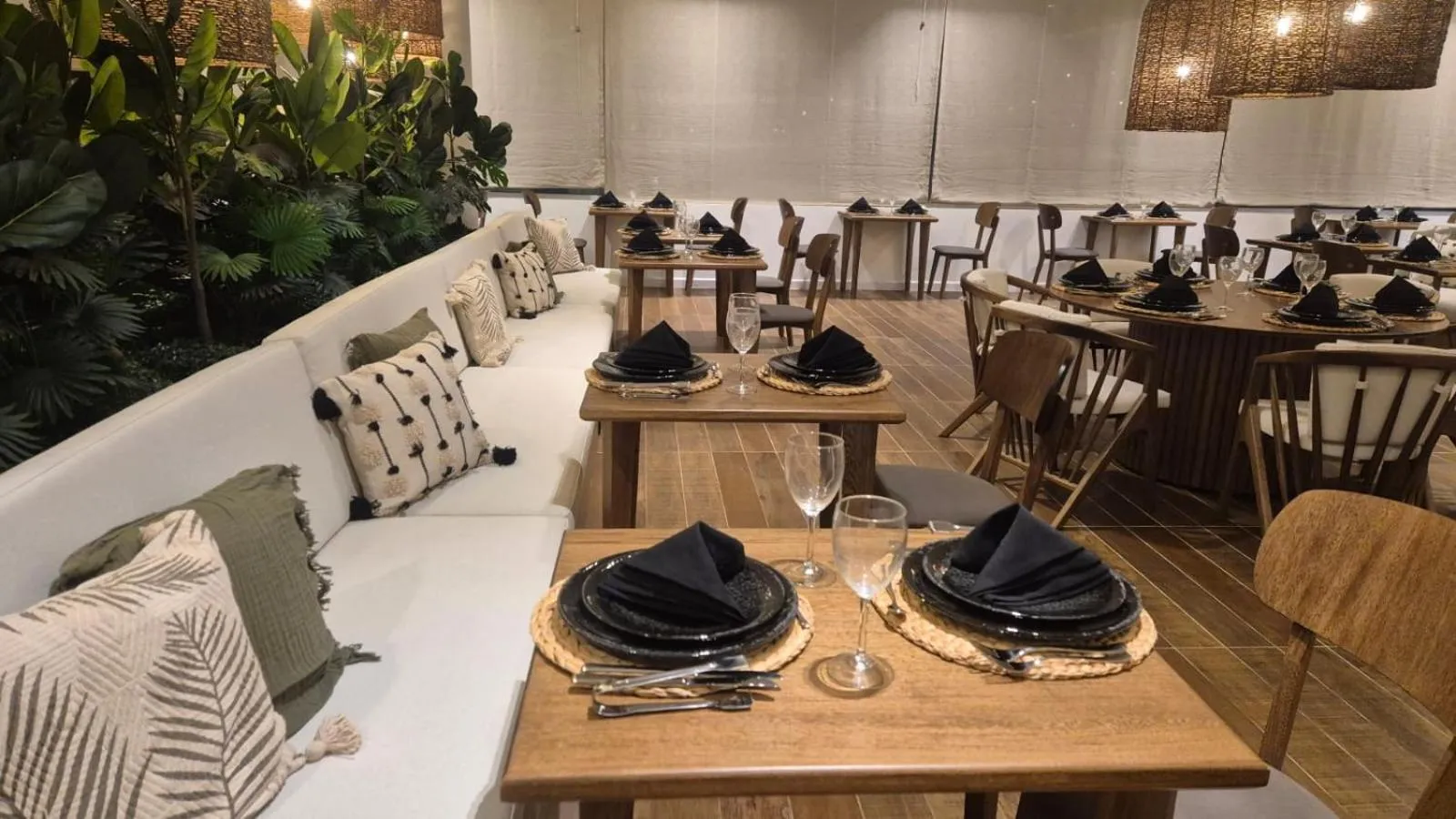 Restaurant/places to eat in Grand Sirenis San Andres