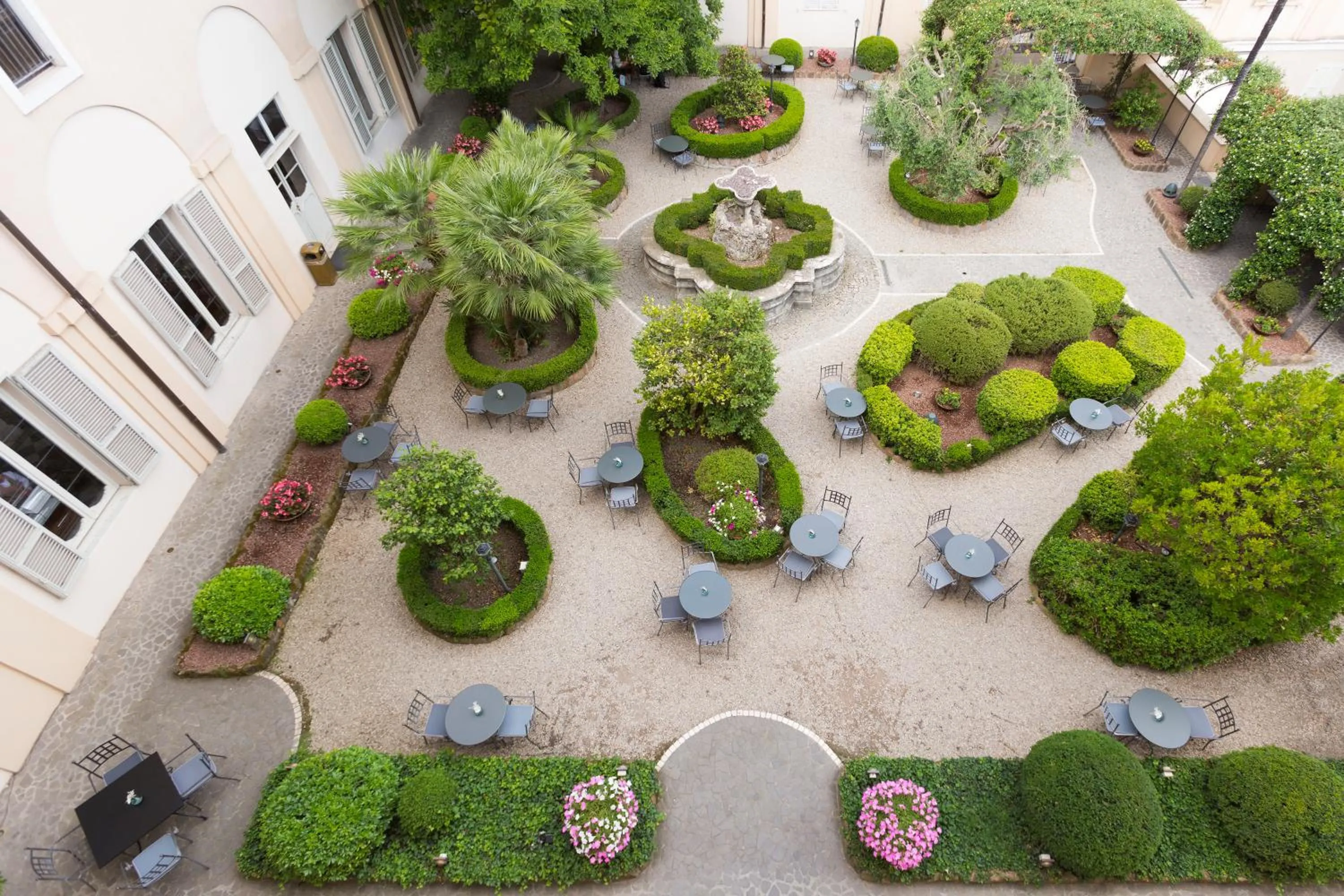 Garden in Donna Camilla Savelli - VRetreats