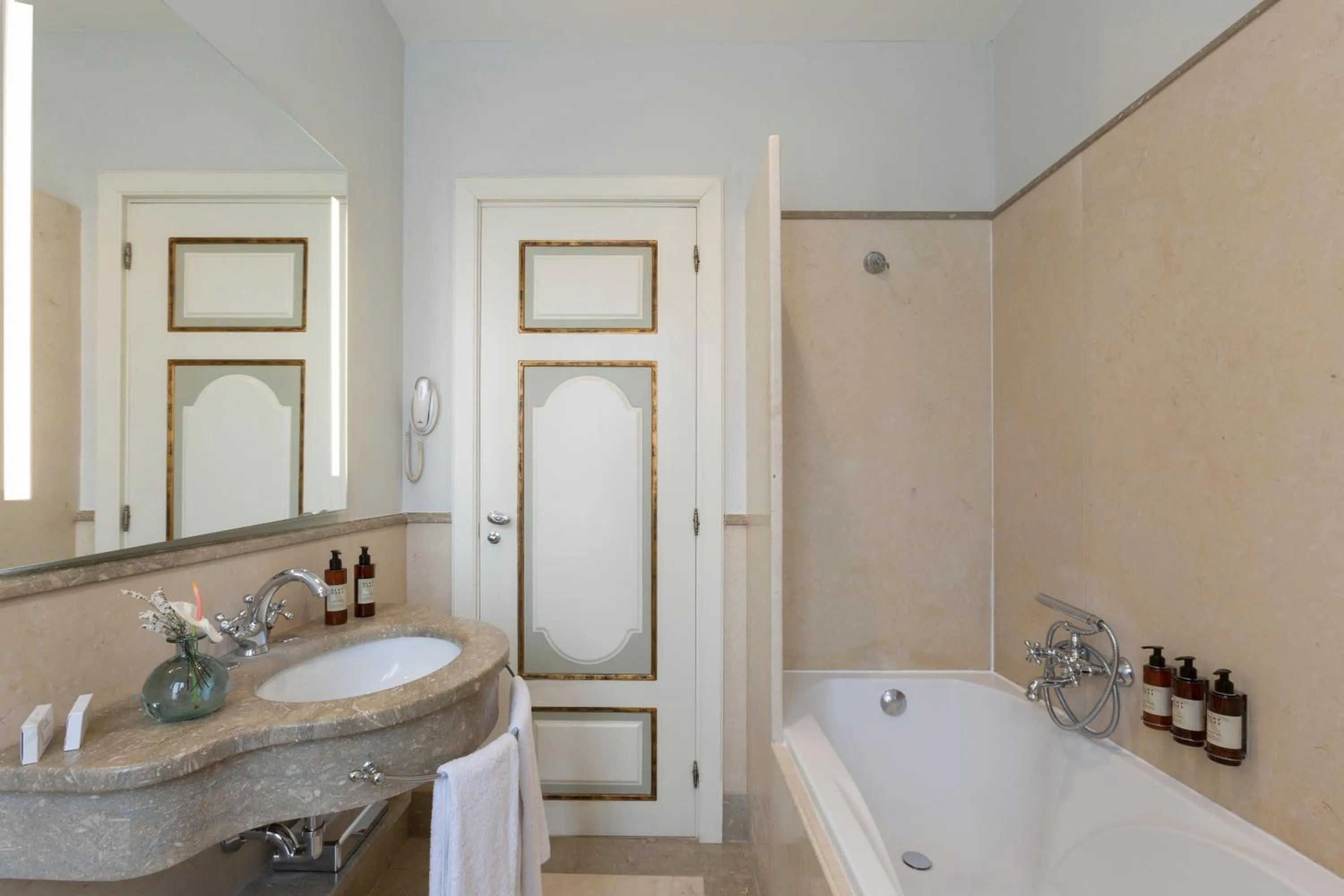 Donna Camilla Savelli - VRetreats