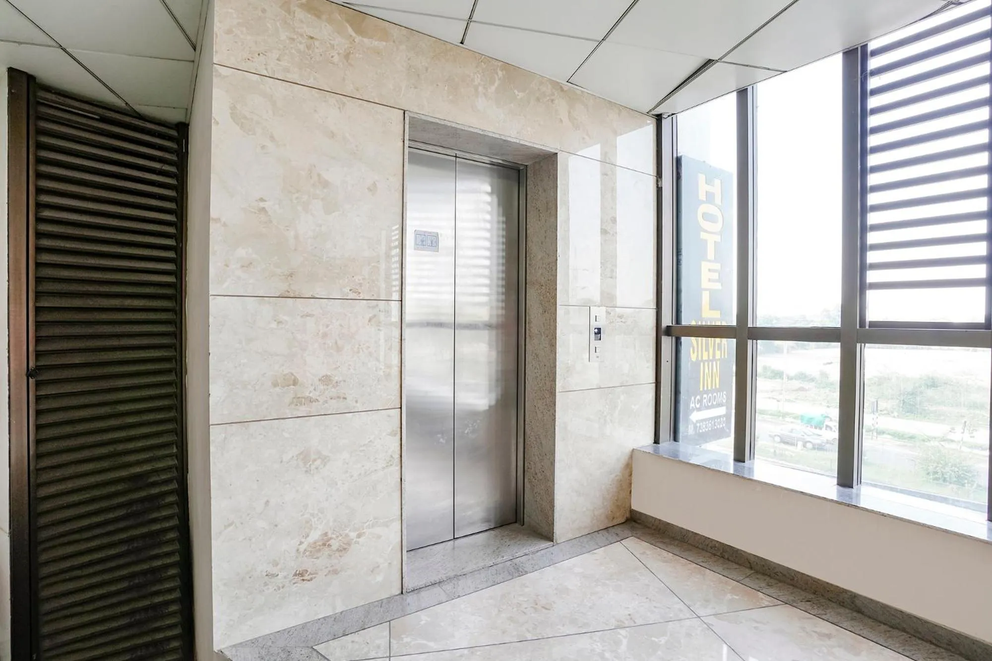 Lobby or reception in FabHotel Silver Inn