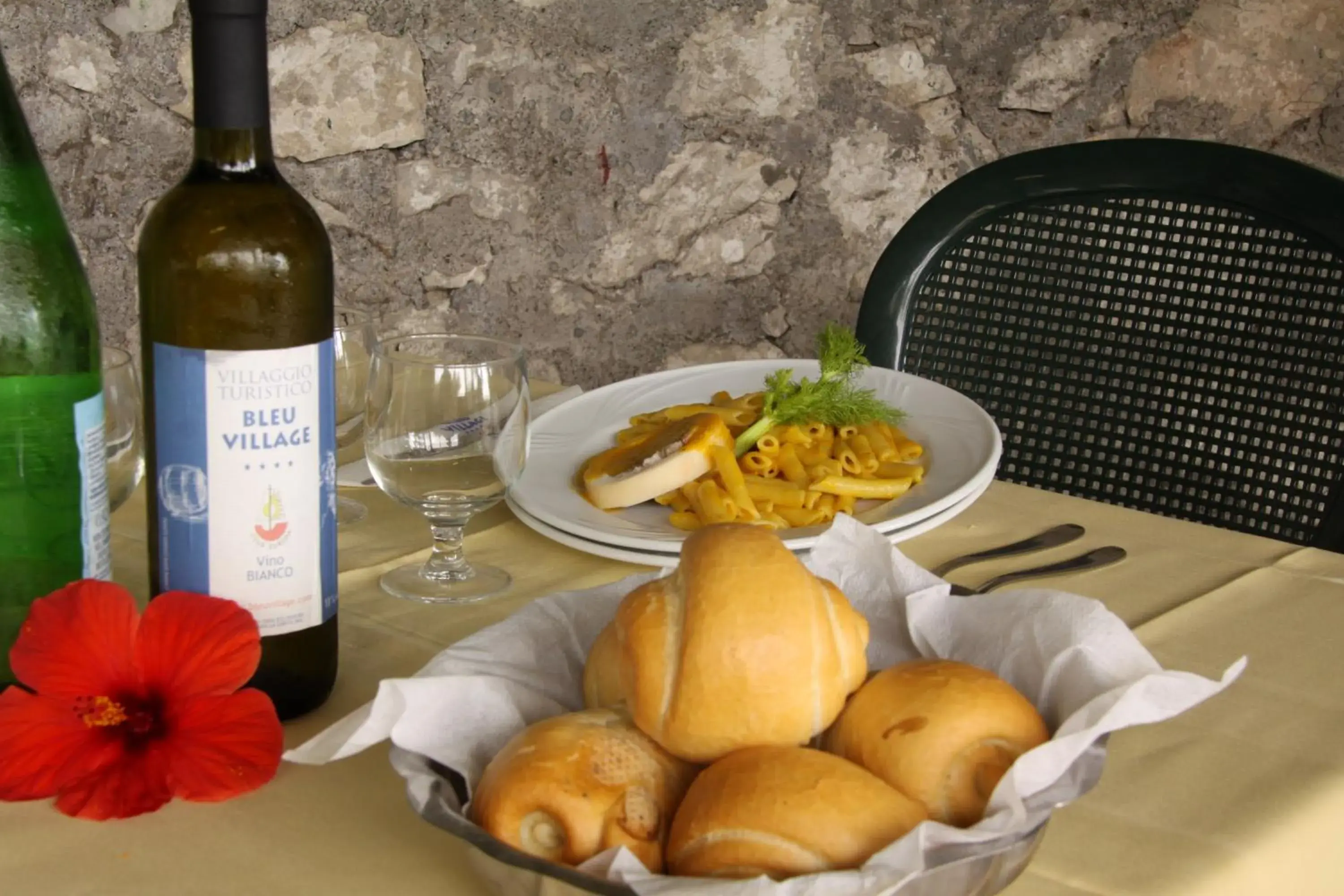 Restaurant/places to eat in Bleu Village Restaurant/places to eat in Bleu Village