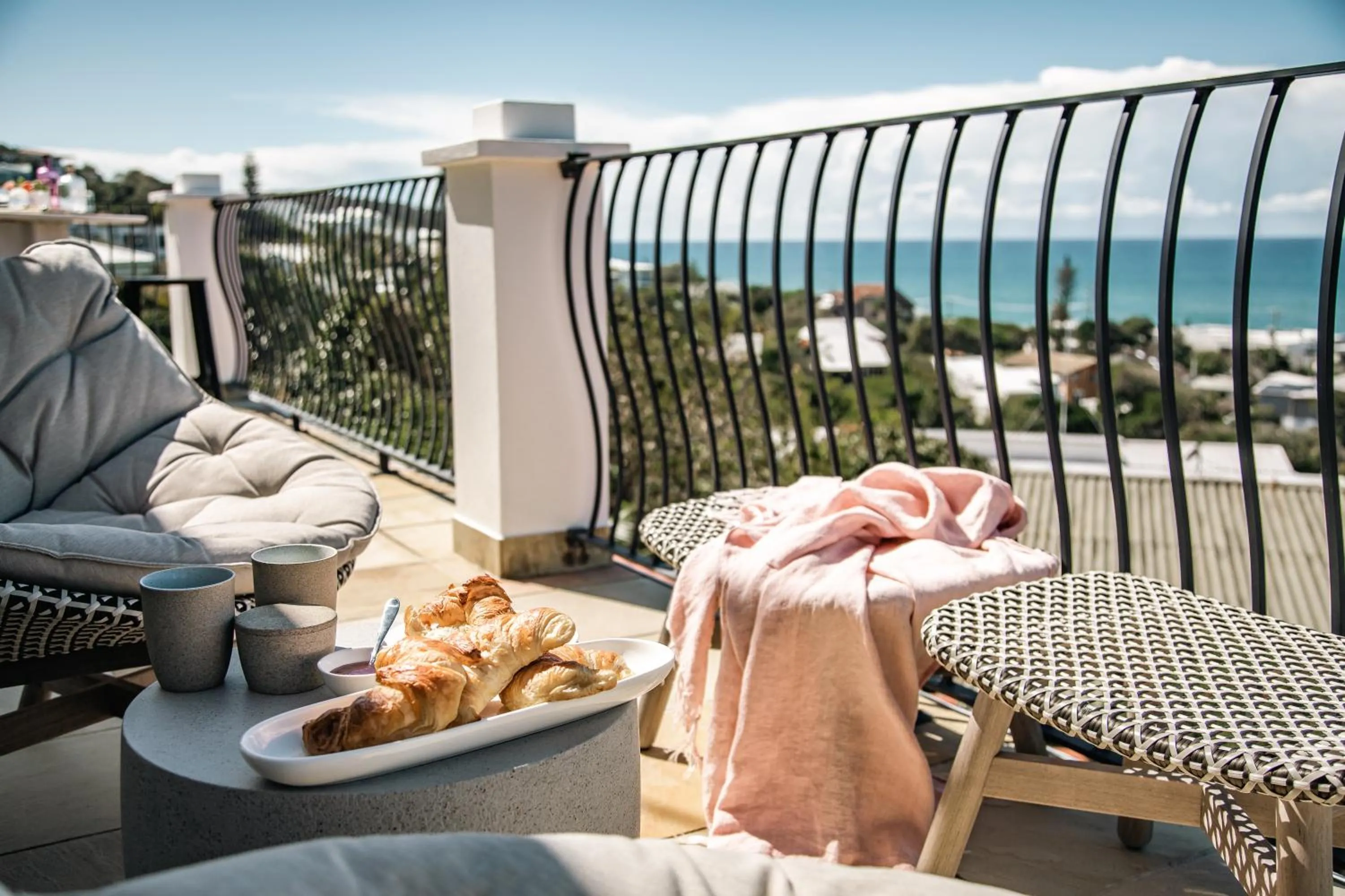 Villa Sunshine - Spectacular ocean views minutes to the sand