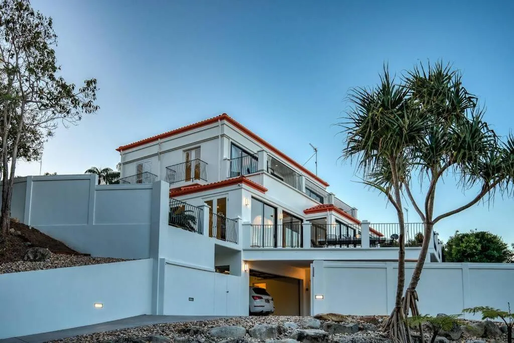 Villa Sunshine - Spectacular ocean views minutes to the sand
