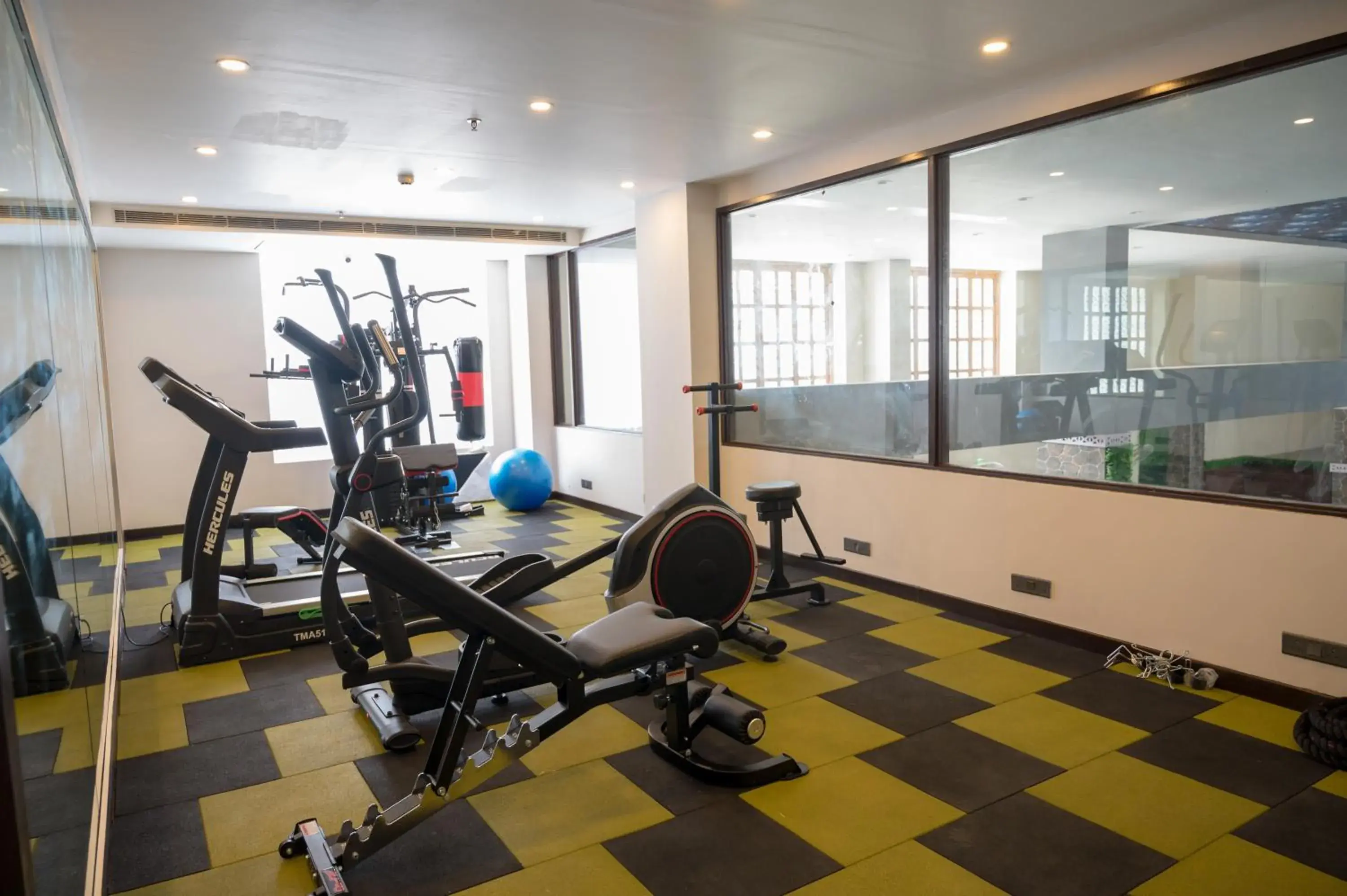 Fitness centre/facilities in Golden Retreat Fitness centre/facilities in Golden Retreat
