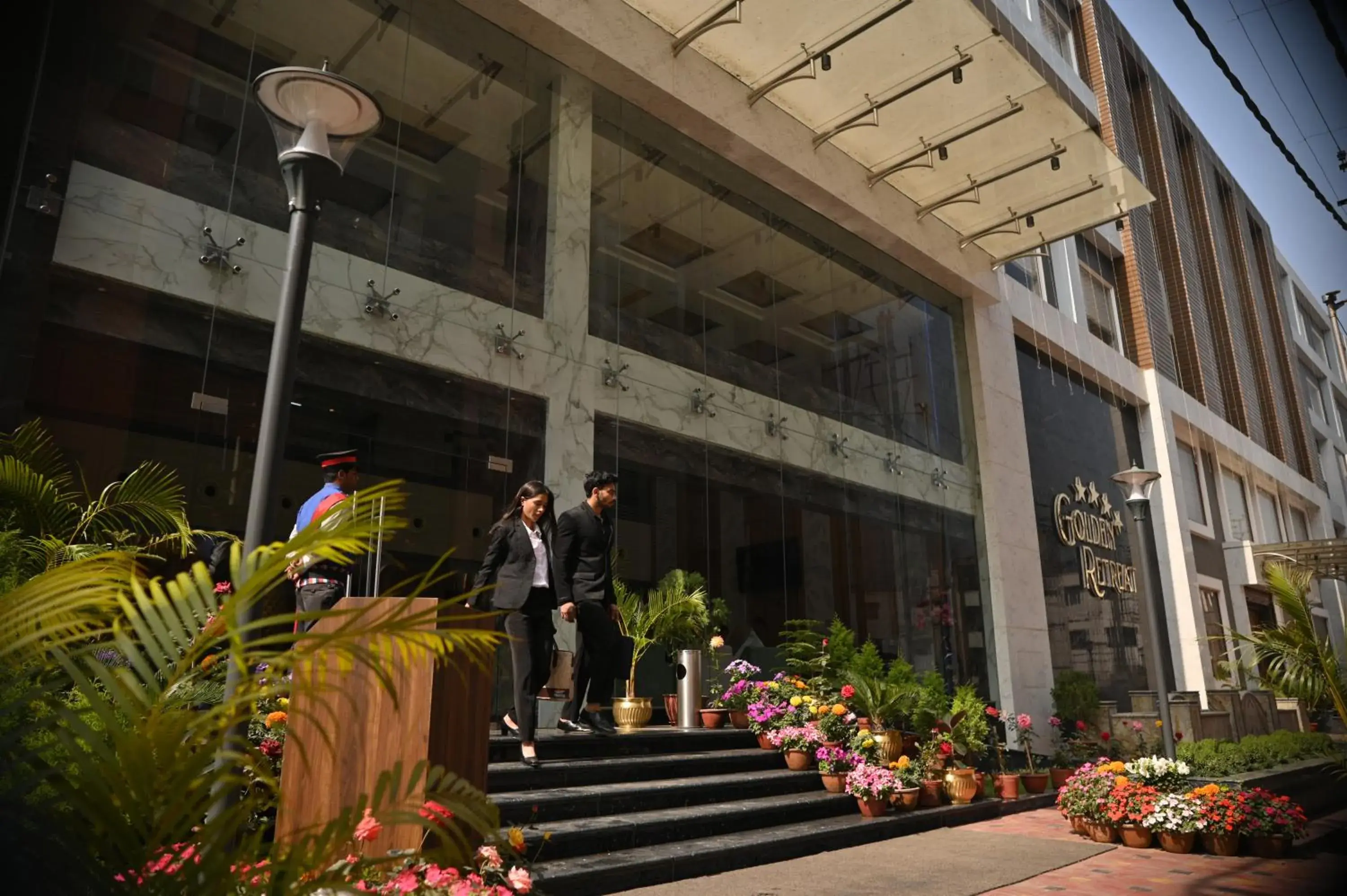 Property building in Golden Retreat Property building in Golden Retreat