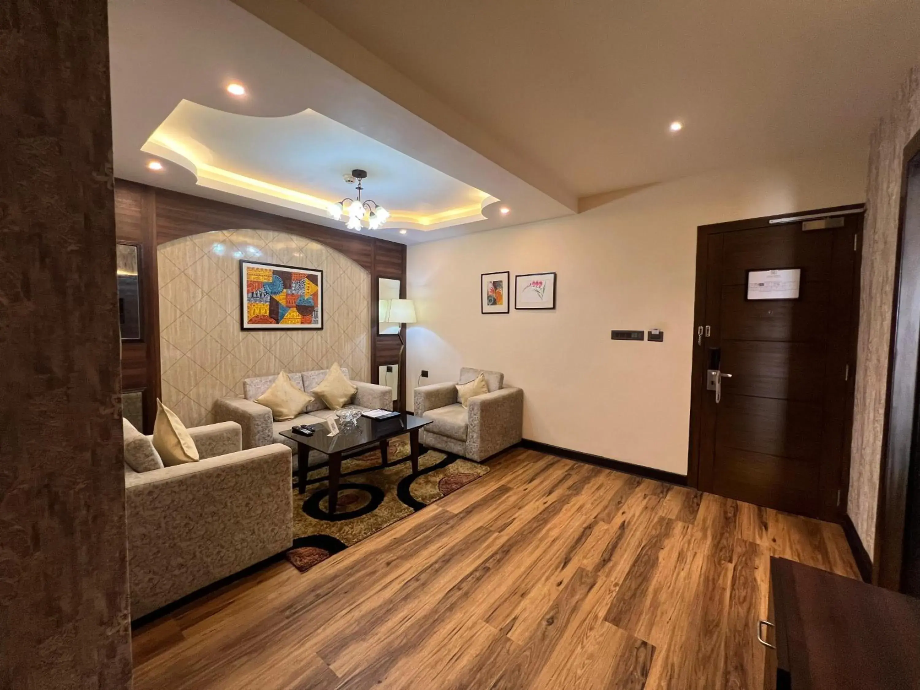 Family Room with Lake View - single occupancy in Golden Retreat Family Room with Lake View - single occupancy in Golden Retreat