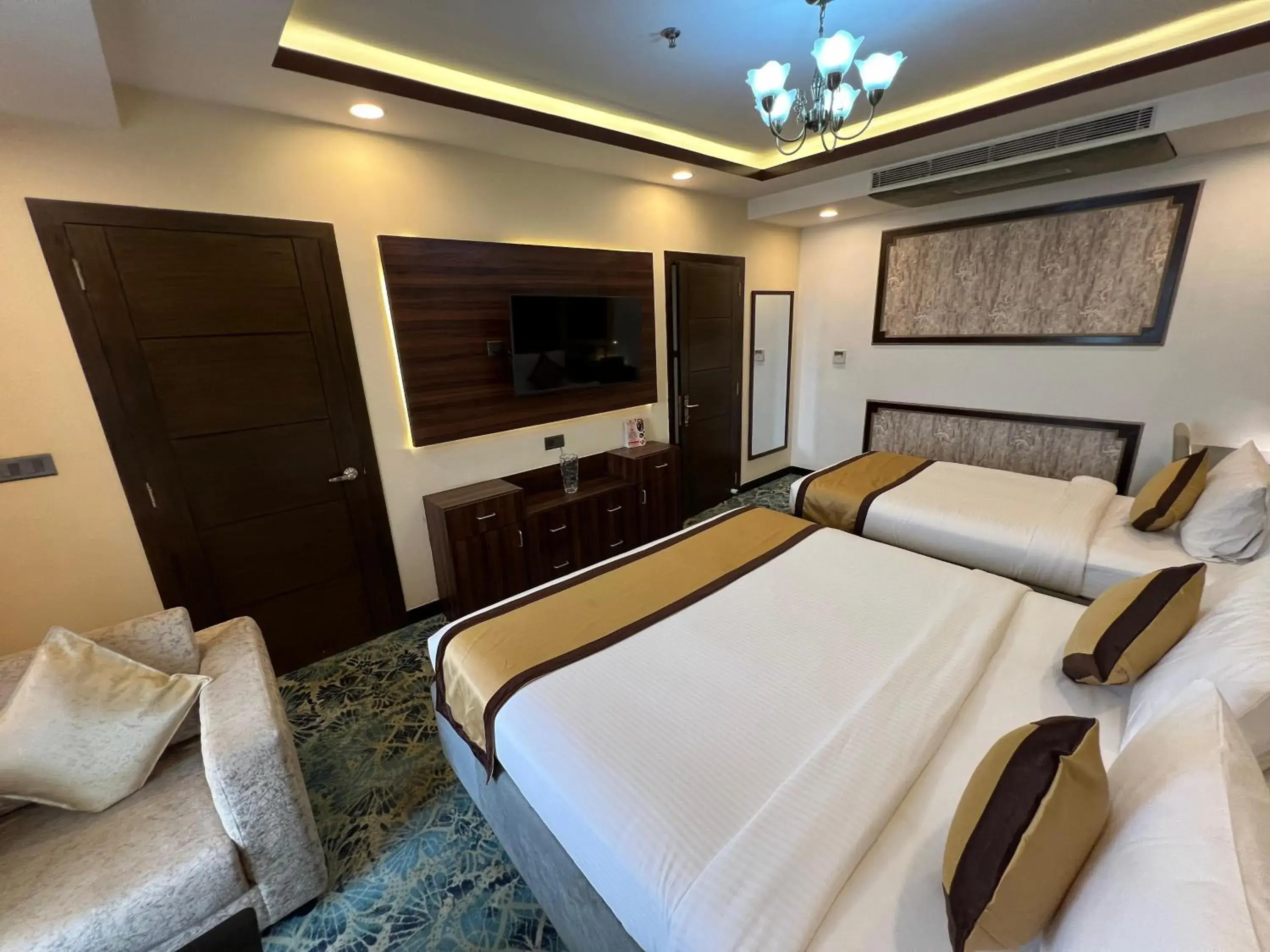 Bedroom, Bed in Golden Retreat Bedroom, Bed in Golden Retreat