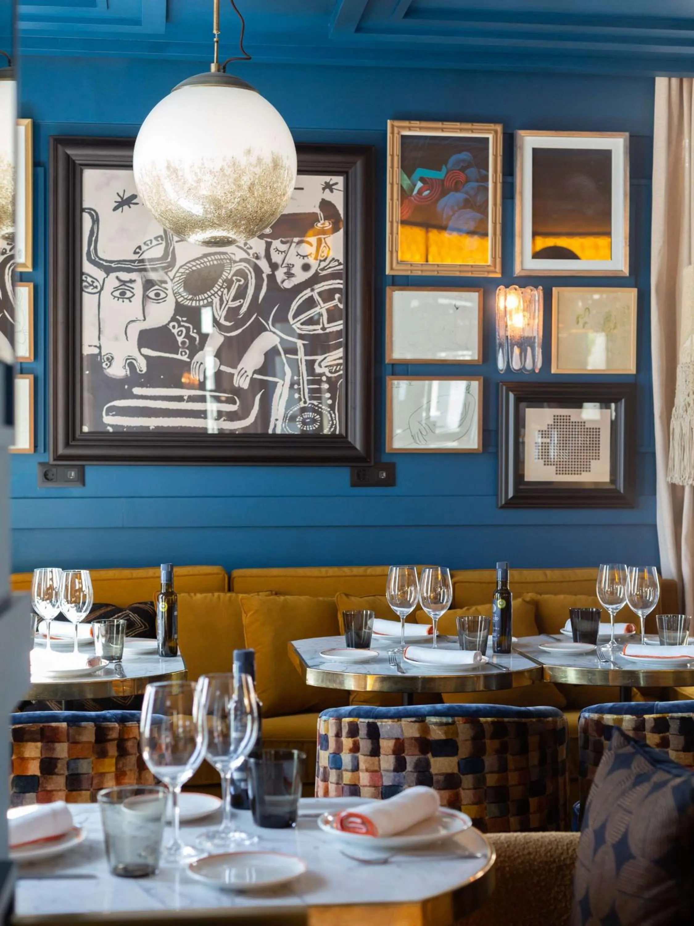 Restaurant/places to eat in Hotel Montera Madrid, Curio Collection By Hilton