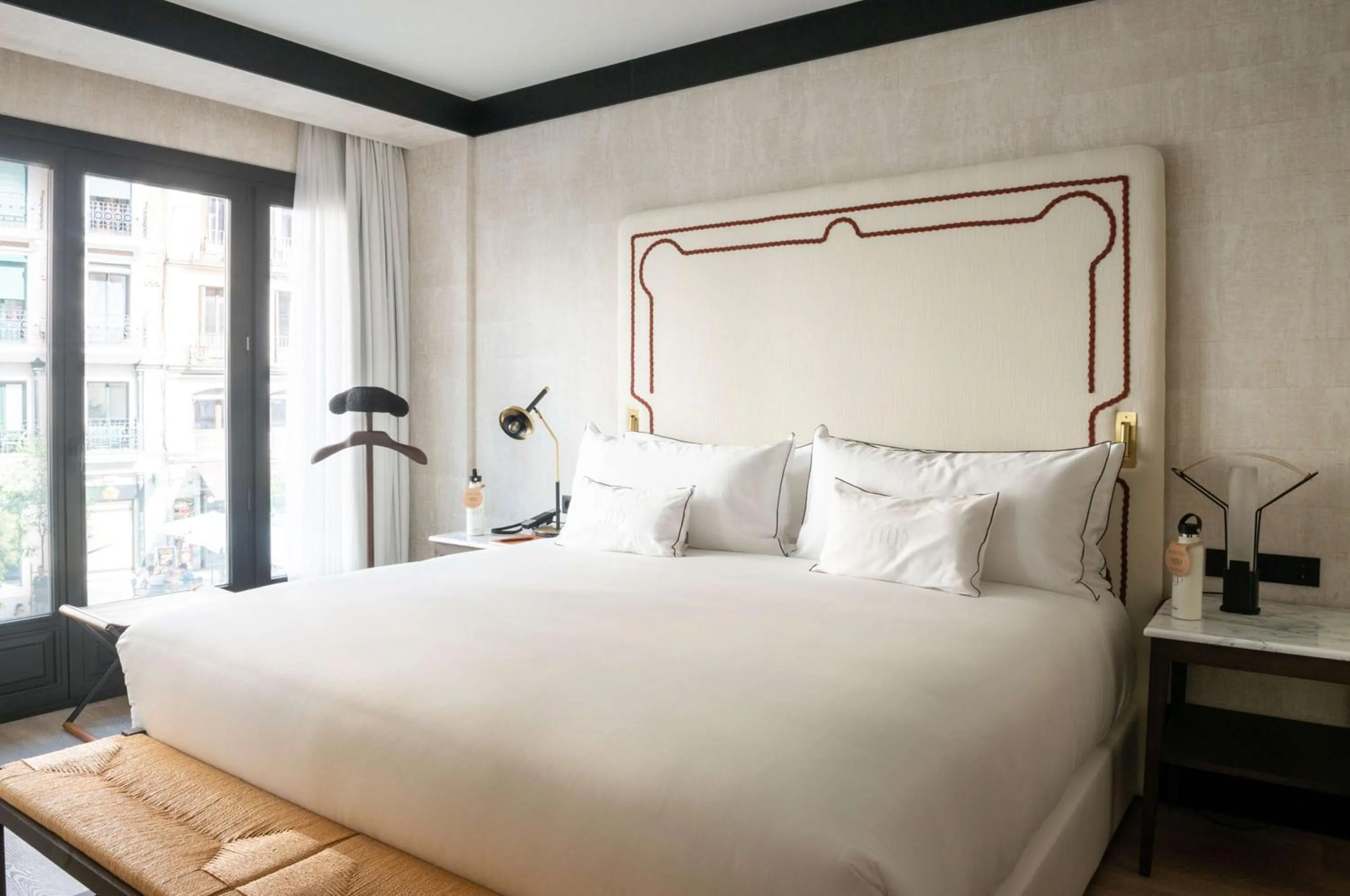 Bed in Hotel Montera Madrid, Curio Collection By Hilton