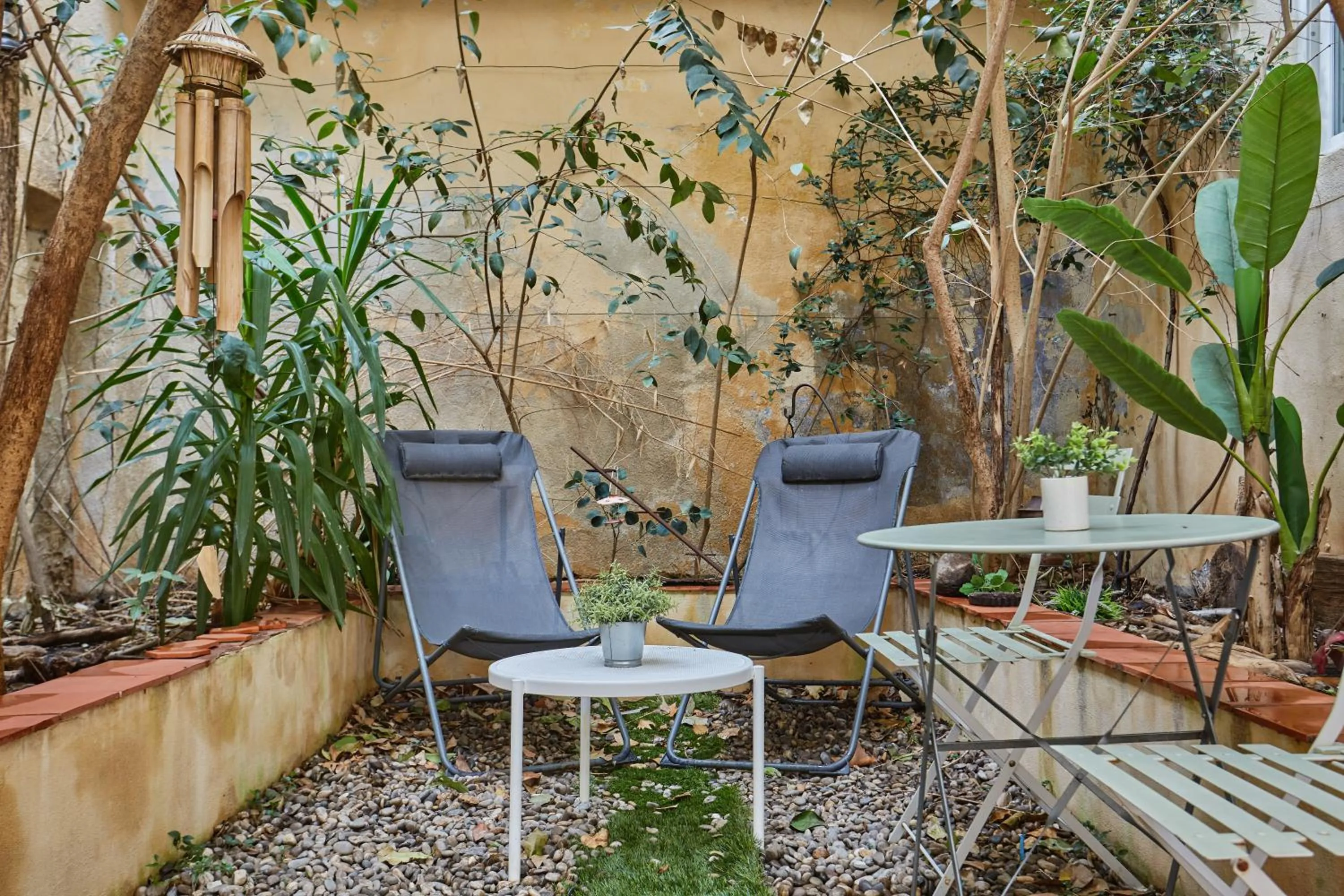 Appart Aix sauna jacuzzi balneo spa privatifs hyper centre historique cour intérieur