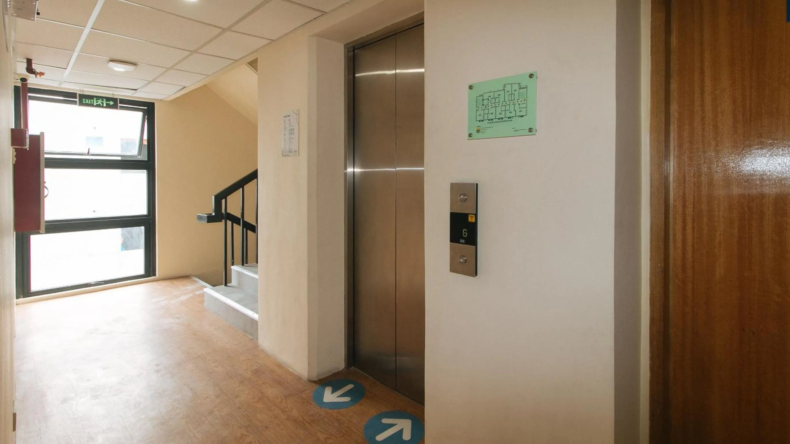 Area and facilities in Filmore Suites Makati by RedDoorz