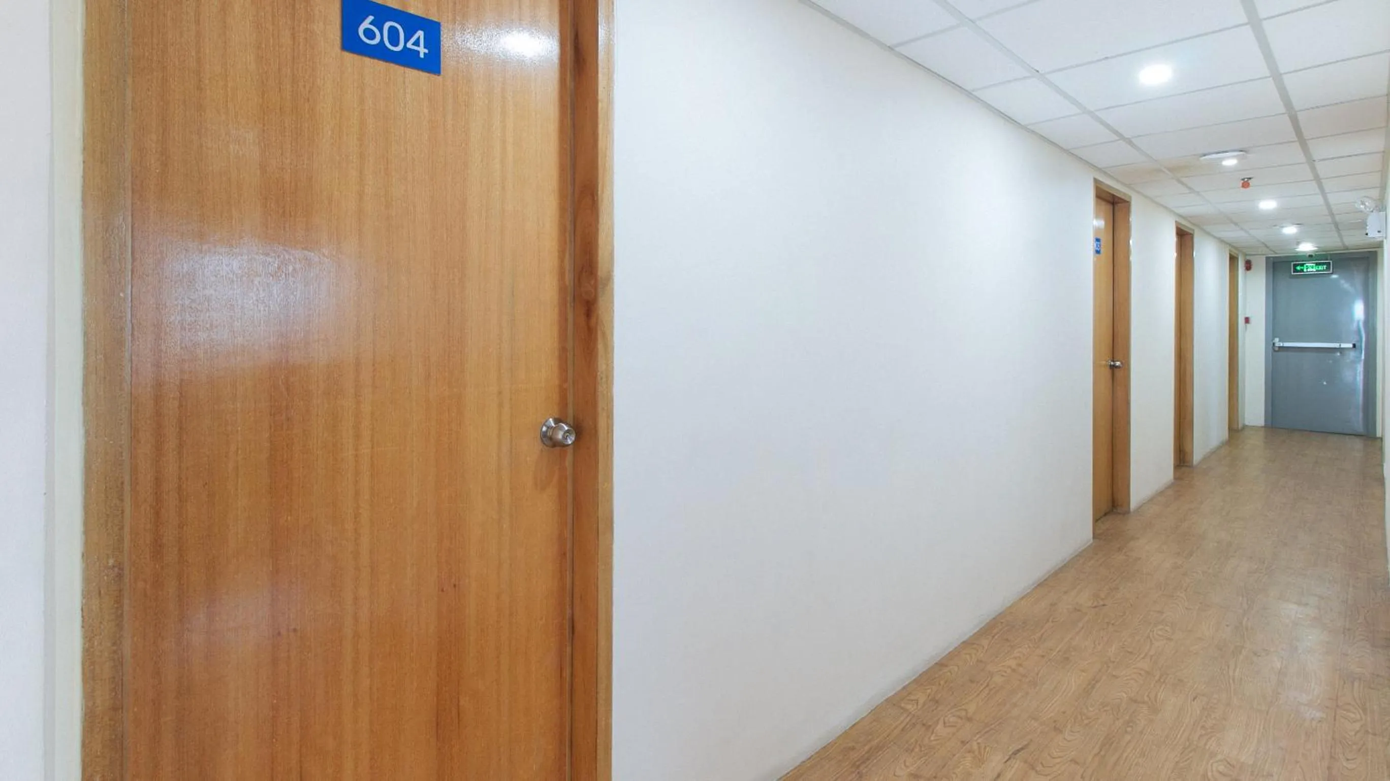 Area and facilities in Filmore Suites Makati by RedDoorz