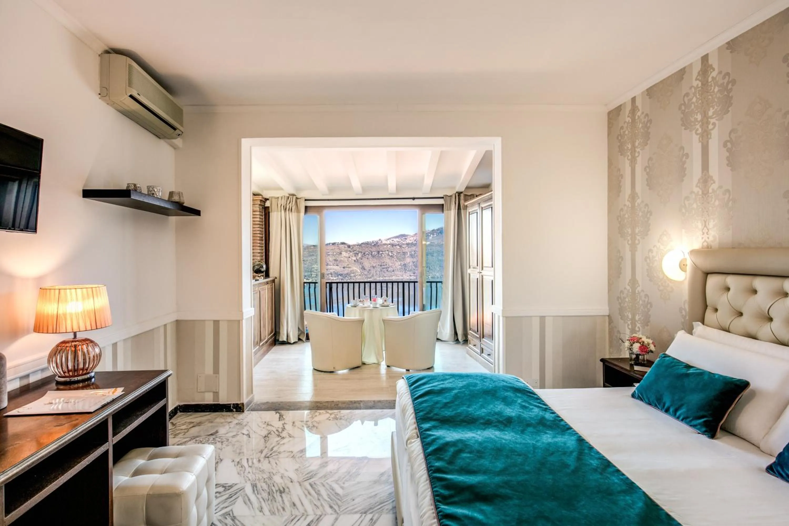 Bed in Hotel Castel Vecchio