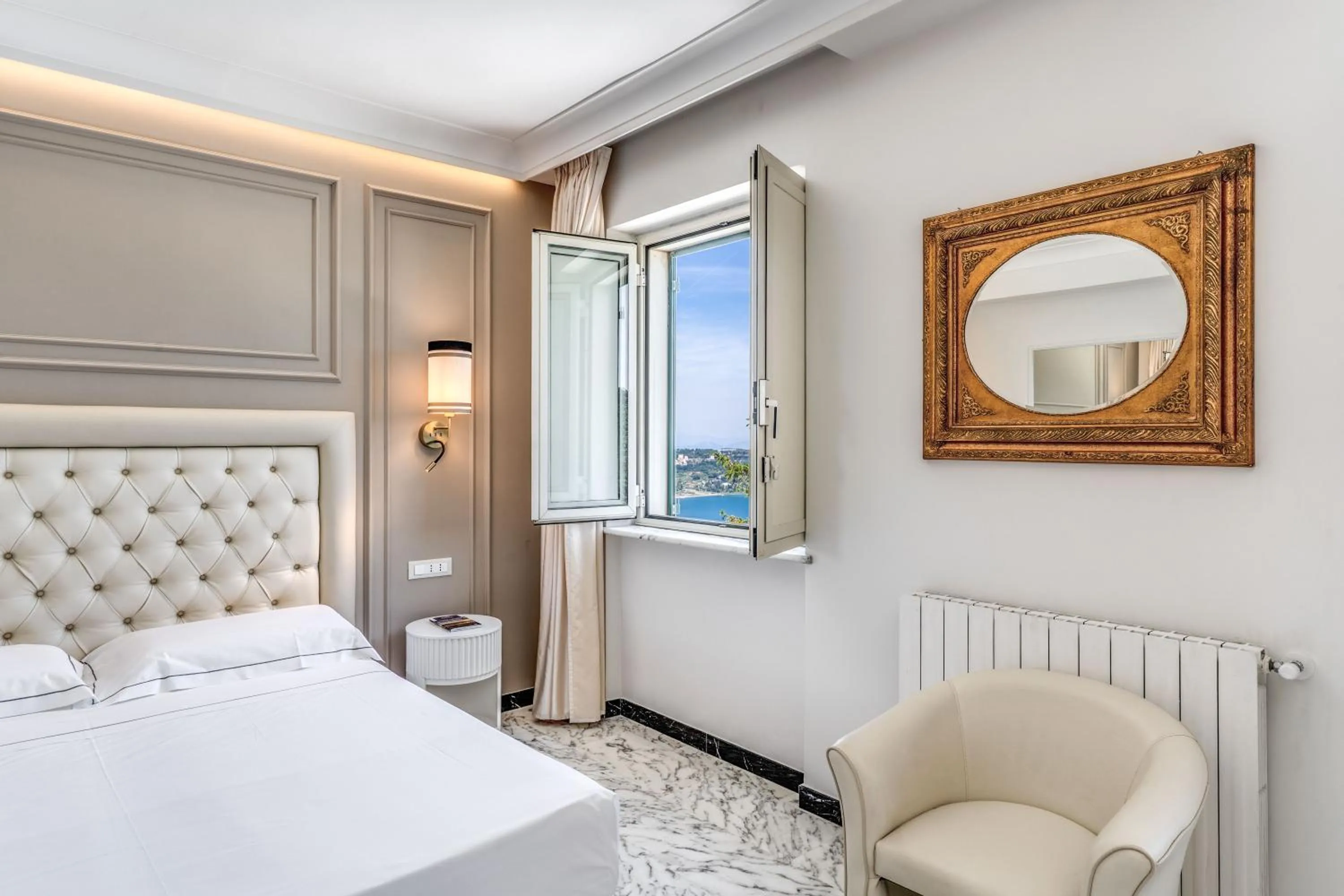 Bed in Hotel Castel Vecchio