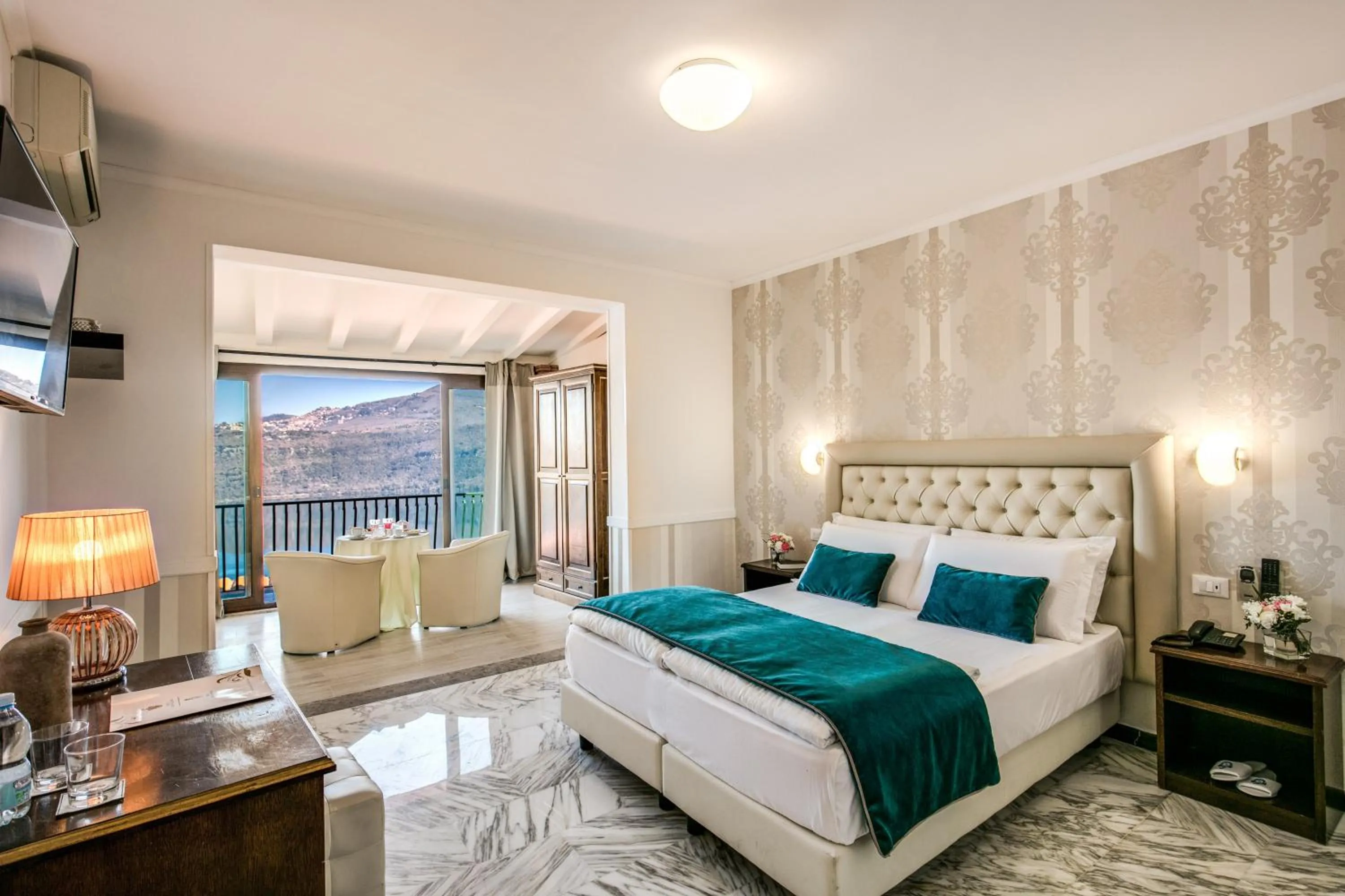 Bed in Hotel Castel Vecchio