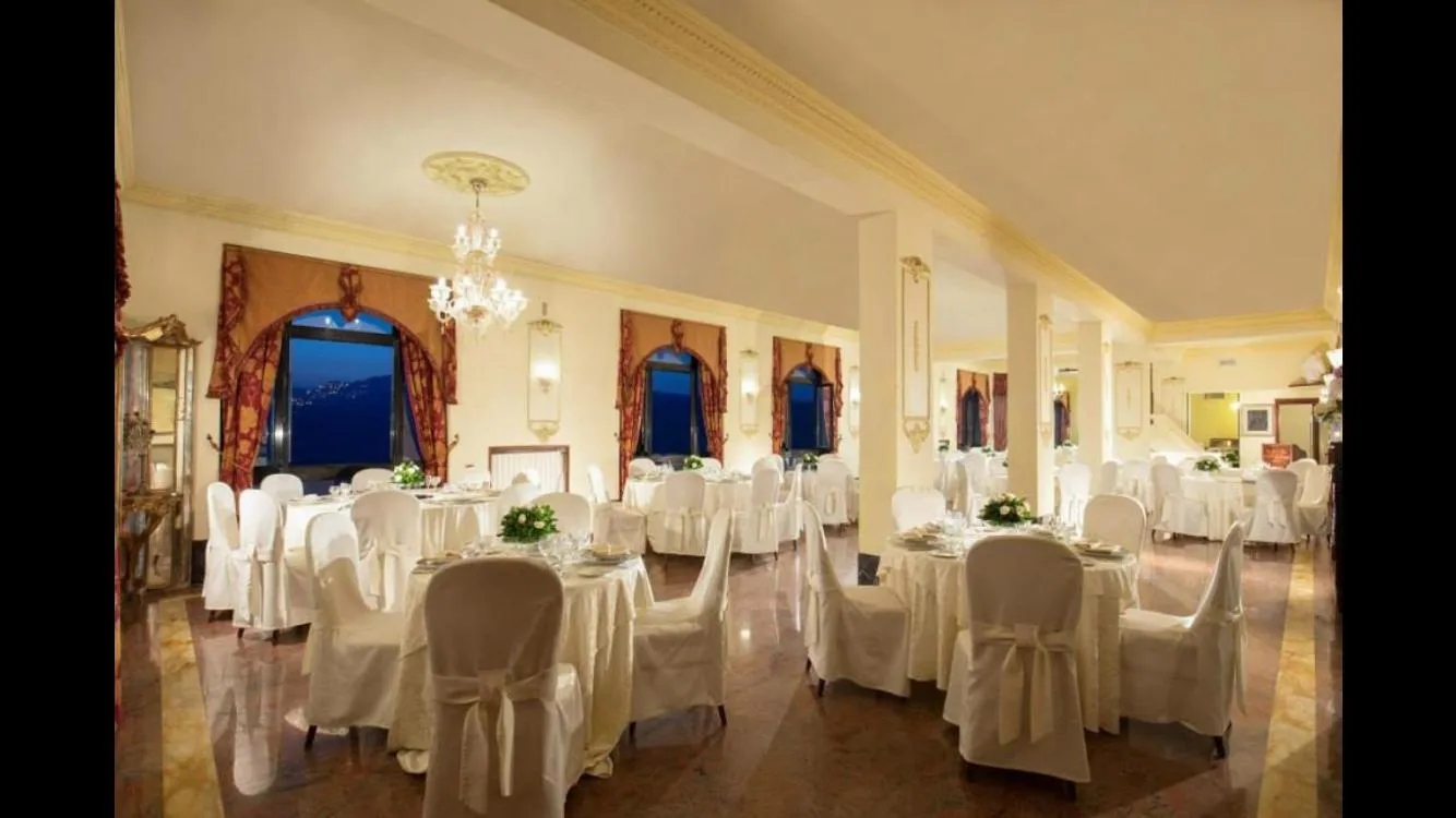Restaurant/places to eat in Hotel Castel Vecchio