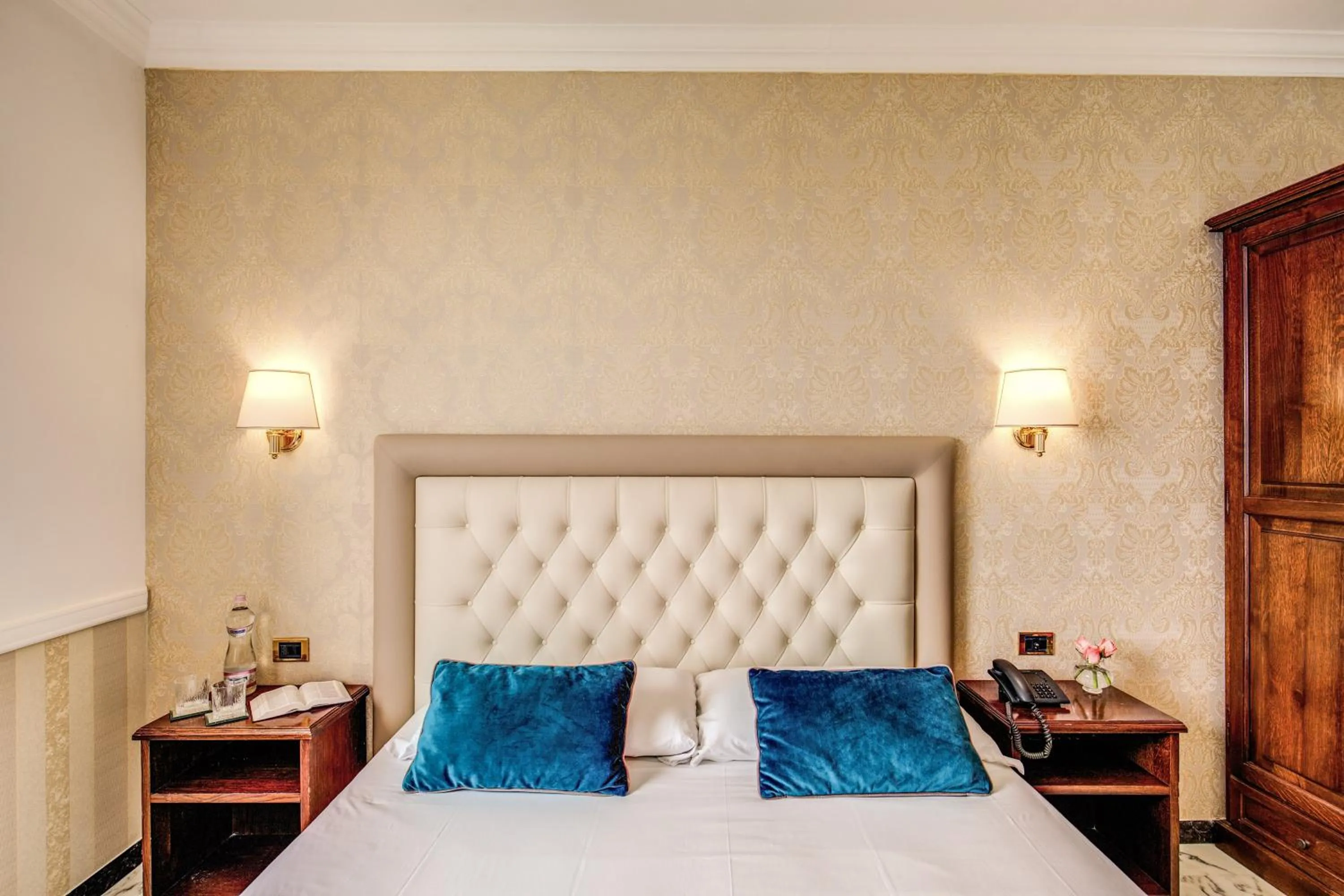 Bed in Hotel Castel Vecchio