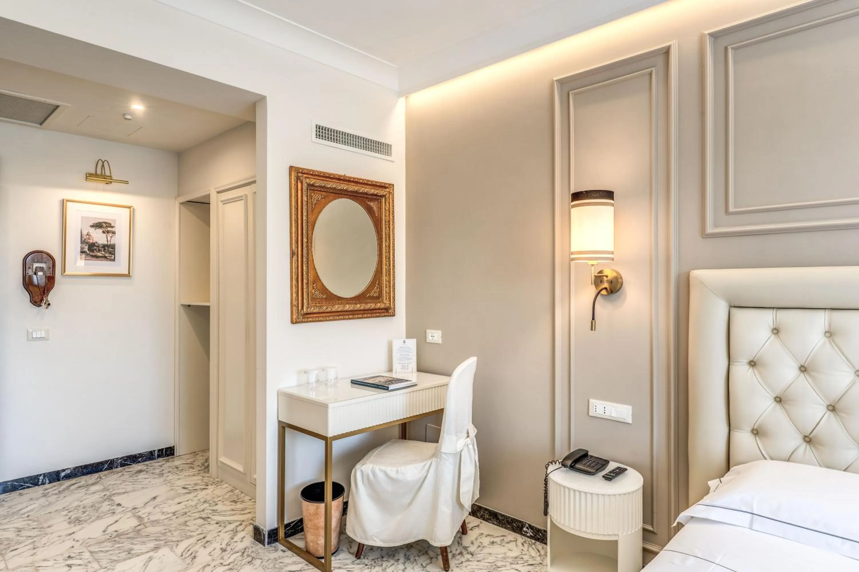 Bed in Hotel Castel Vecchio