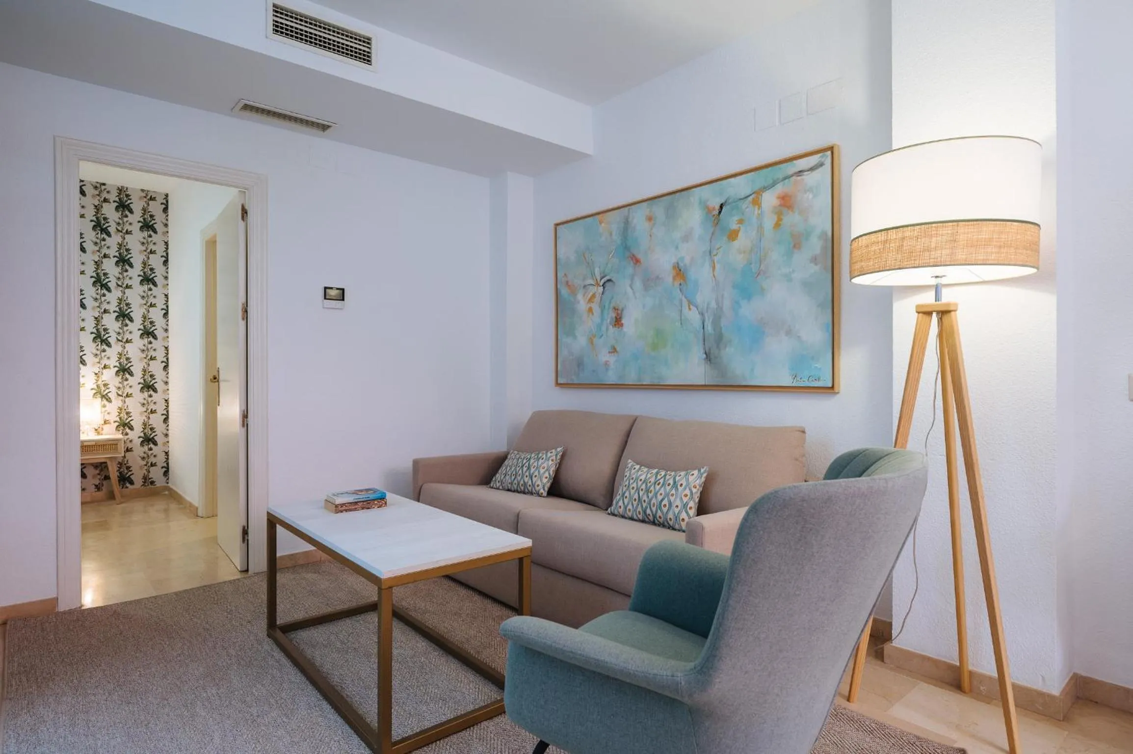 Living room in Lirio Suite Apartment - Private Parking included