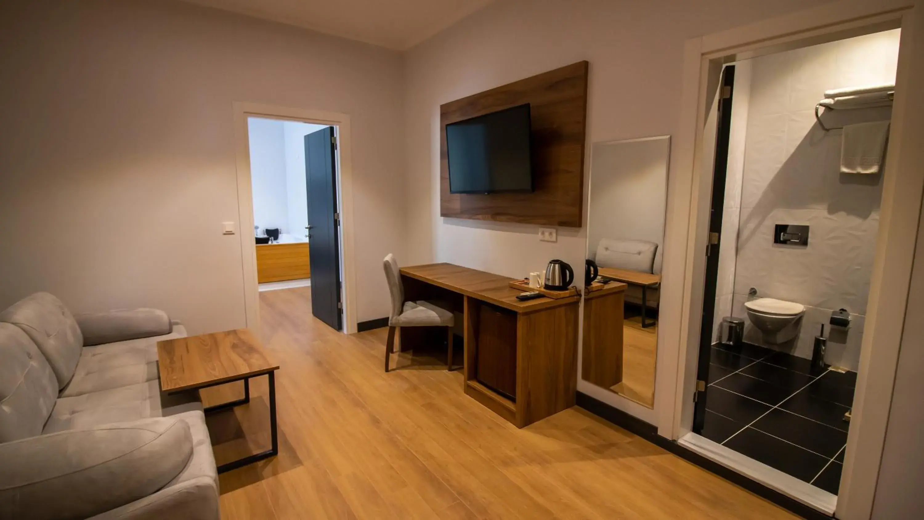 Superior Suite in Lake Life Hotel Superior Suite in Lake Life Hotel