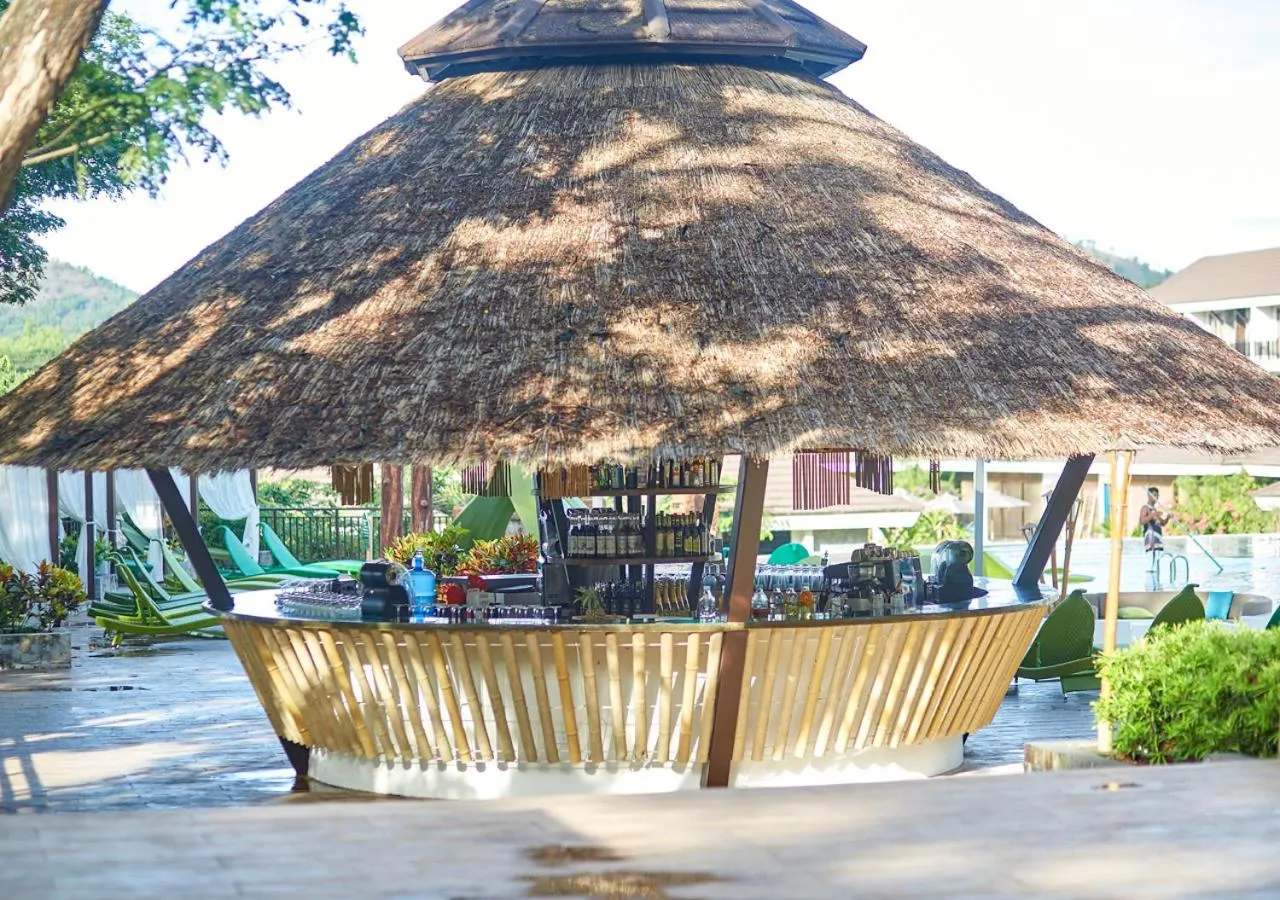 Restaurant/places to eat in TAG Resort