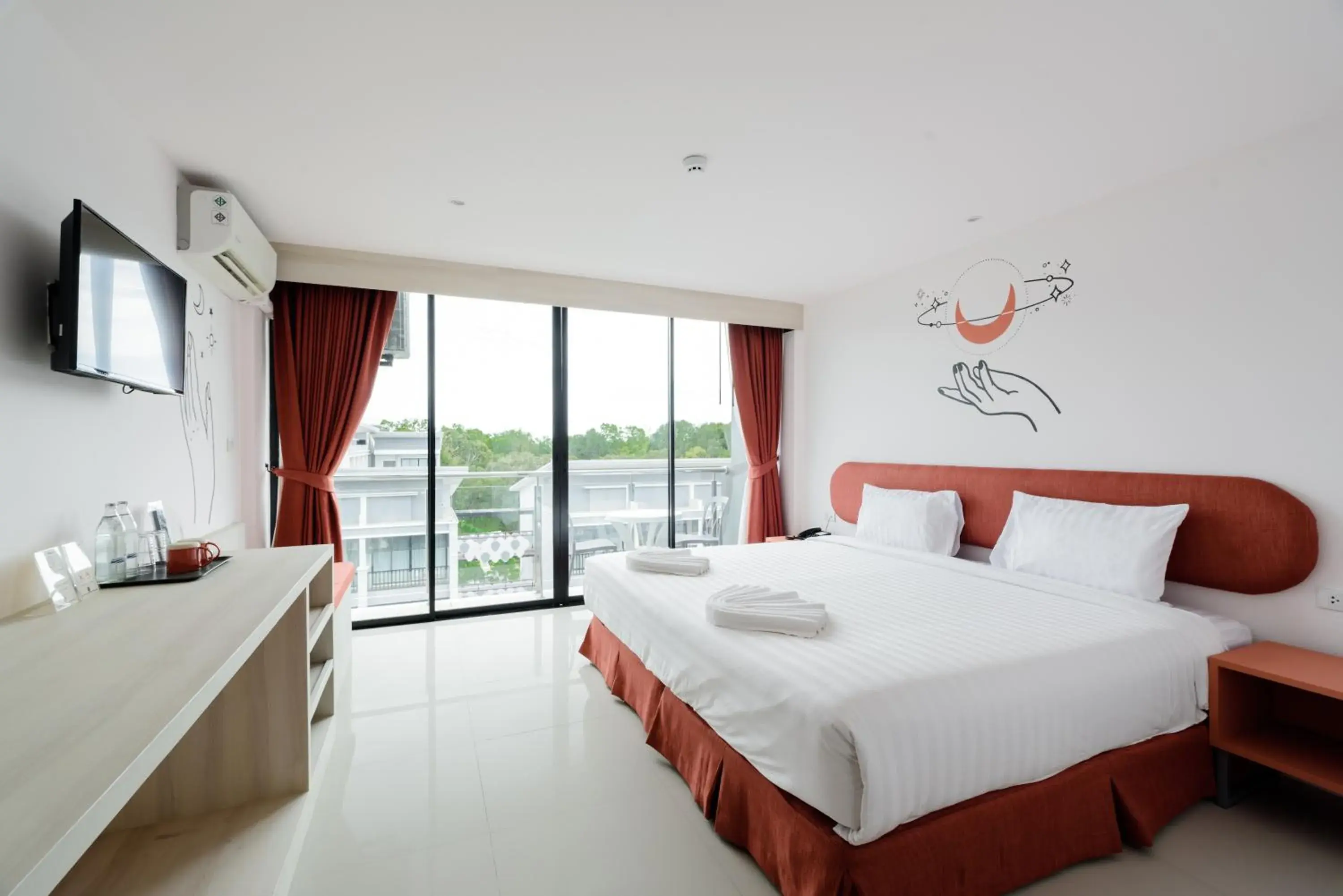 Property building, Bed in Moon Budget Hotel Property building, Bed in Moon Budget Hotel