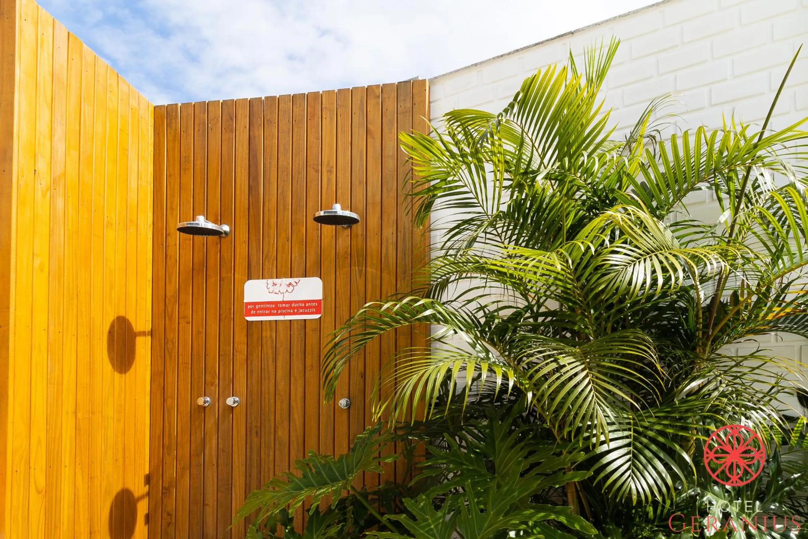 Shower in Hotel Geranius Ingleses