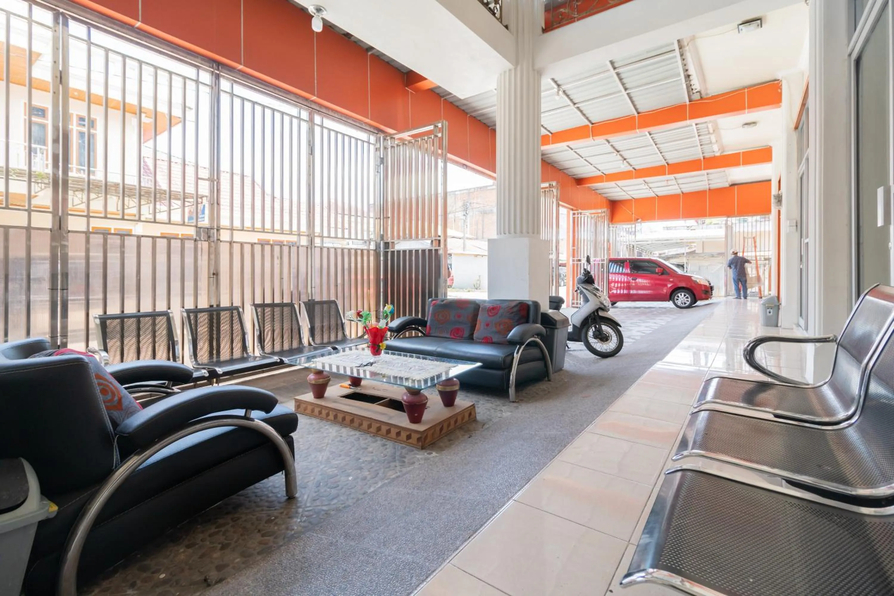 Living room in RedDoorz Syariah near Pasar Aur Kuning